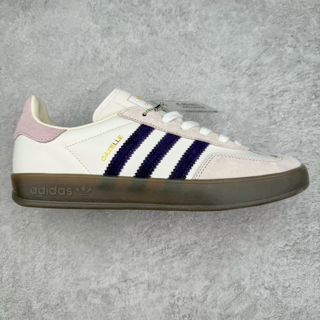 零售💰240 AD Gazelle Indoor Trainers 羚羊内训系列低帮复古百搭休闲运动德训风板鞋 IH8548 90年代经典的复刻版！自60年代以足球训练鞋面世以来,Gazelle就以其经典设计席卷全球。1991年版本的复刻,再造经典Gazelle。采用皮革打造,搭配浊色细节,让这款经典更加简约。尺码：36 36⅔ 37⅓ 38 38⅔ 39⅓ 40 40⅔ 41⅓ 42 42⅔ 43⅓ 44 45 编码：yby2936040-运动鞋