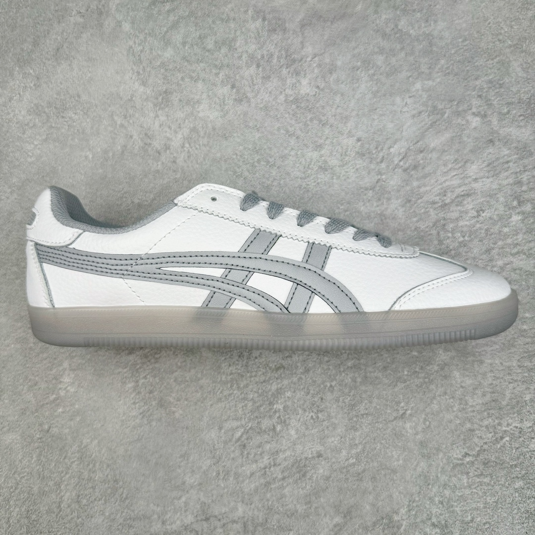 零售💰190 ＃福利特价‼Asics Onitsuka Tige TOKUTEN 亚瑟士鬼冢虎男女士复古跑鞋街拍潮鞋低帮板鞋经典款中性复古运动鞋 轻盈舒适 时尚与复古与一体 轻盈的款式 适合夏天~简单的设定配合修长的线条 全鞋身均以麖皮打造 散发着日本新一代的潮流品味 无论配衬任何造型都能胜任 Tokuten 精神来自80年代的室内用鞋 T-TOE前足补强设计 环状中底底部结构 橡胶大底元素 防滑耐磨的同时保持着鞋子的轻盈 并提供良好牵引力 脚感柔软舒适 长时间行走也不会觉得脚部不适 经典复刻款 休闲百搭 中性款男女都可穿 尺码：36 37 37.5 38 39 40.5 41.5 42 42.5 43.5 44 45 编码：Bby1936090-运动鞋