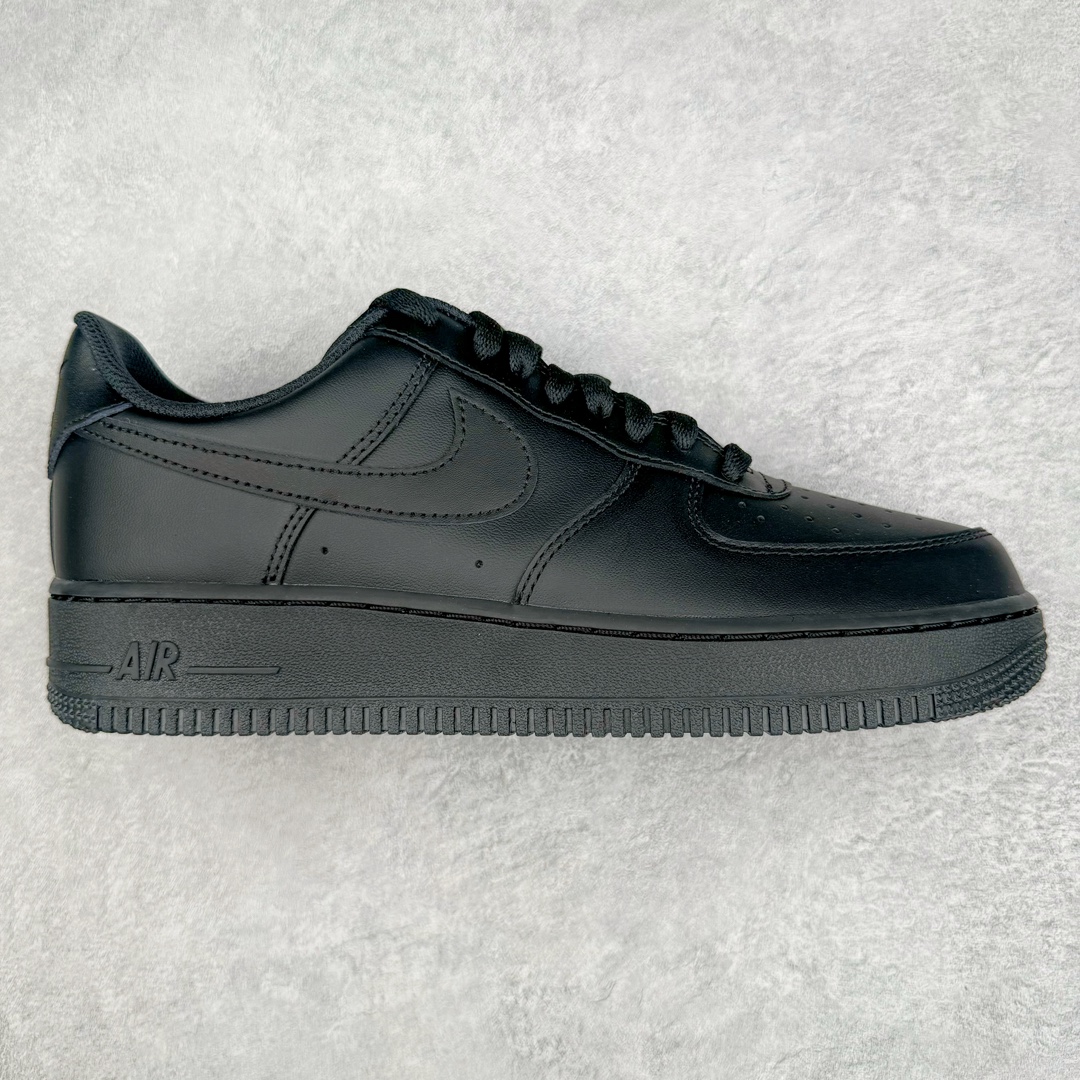 零售💰300 ＃OG纯原 NK Air Force 1 Low \’07 空军一号纯白低帮经典板鞋 纯黑 CW2288-001 全鞋电脑针车 工整有序 原厂港宝加持完美还原灵魂版型 原盒原配从里到外百分百还原 原厂全头层原厂皮料 原标原盒 内置Sole气垫 中底白色背胶 中底划线 已经无限的接近公司 原厂楦头 原厂刺绣 后跟弧度修正 正确中底四线防伪 尺码：36 36.5 37.5 38 38.5 39 40 40.5 41 42 42.5 43 44 44.5 45 46 编码：by3936000-运动鞋