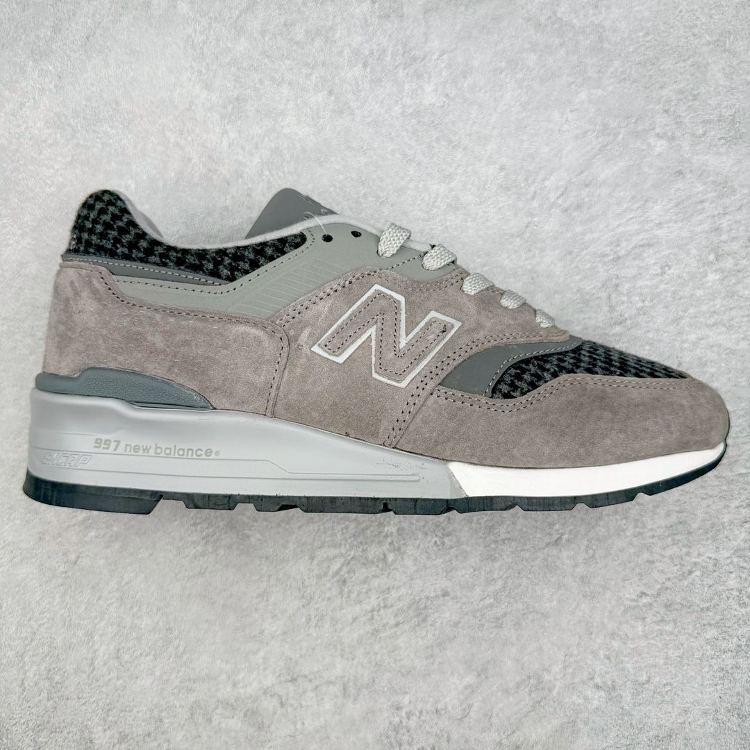 零售💰190 ＃纯原福利‼New Balance NB997 系列 美潮高端原装原装套楦 真正的正品修长鞋型 早期外围实体充正案例无数外贸客户指定订单前后掌分段组合大底 内置科技软底 缓震效果极佳日系潮人必备款 尺码同步专柜 Size：39.5 40 40.5 41.5 42 42.5 43 44 编码：Jby1936090-运动鞋