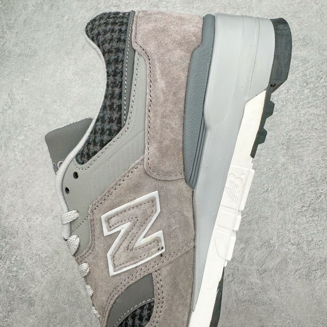 图片[7]-零售💰190 ＃纯原福利‼New Balance NB997 系列 美潮高端原装原装套楦 真正的正品修长鞋型 早期外围实体充正案例无数外贸客户指定订单前后掌分段组合大底 内置科技软底 缓震效果极佳日系潮人必备款 尺码同步专柜 Size：39.5 40 40.5 41.5 42 42.5 43 44 编码：Jby1936090-运动鞋