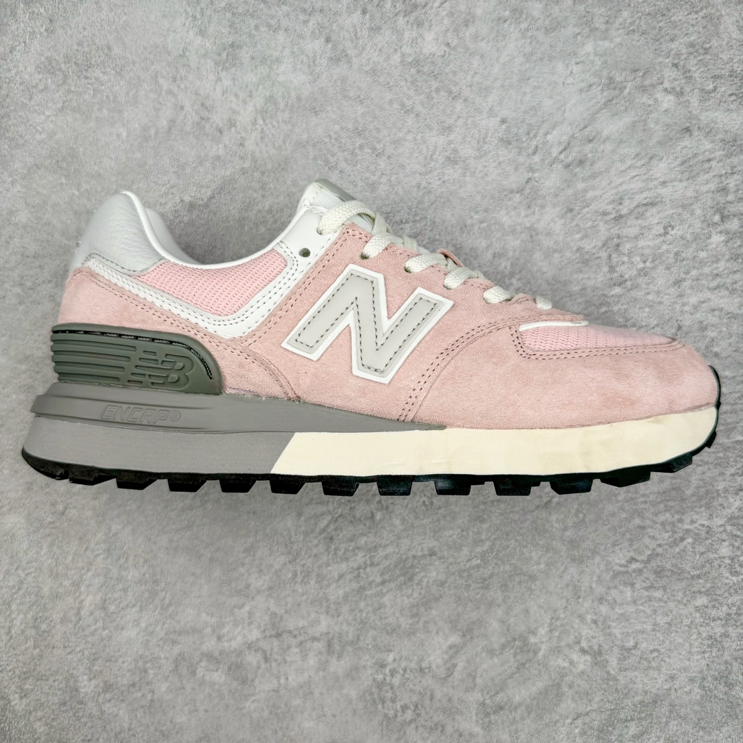 零售💰210 NB新百伦New Balance U574升级版系列低帮复古休闲运动慢跑鞋 新版NB574，妥妥美产既视感有木有。相较传统574，新版鞋跟及鞋面设计自带9系美产既视感！鞋面、内衬质感以及穿着体验更加！鞋型更流畅和饱满,鞋底增添了风格的多样化!底部升级橡胶颗粒大底,更防滑耐磨,上脚后感觉柔软且舒适。尺码：36 36.5 37.5 38 38.5 39.5 40 40.5 41.5 42 42.5 43 44 45  编码：Fby2936010-运动鞋