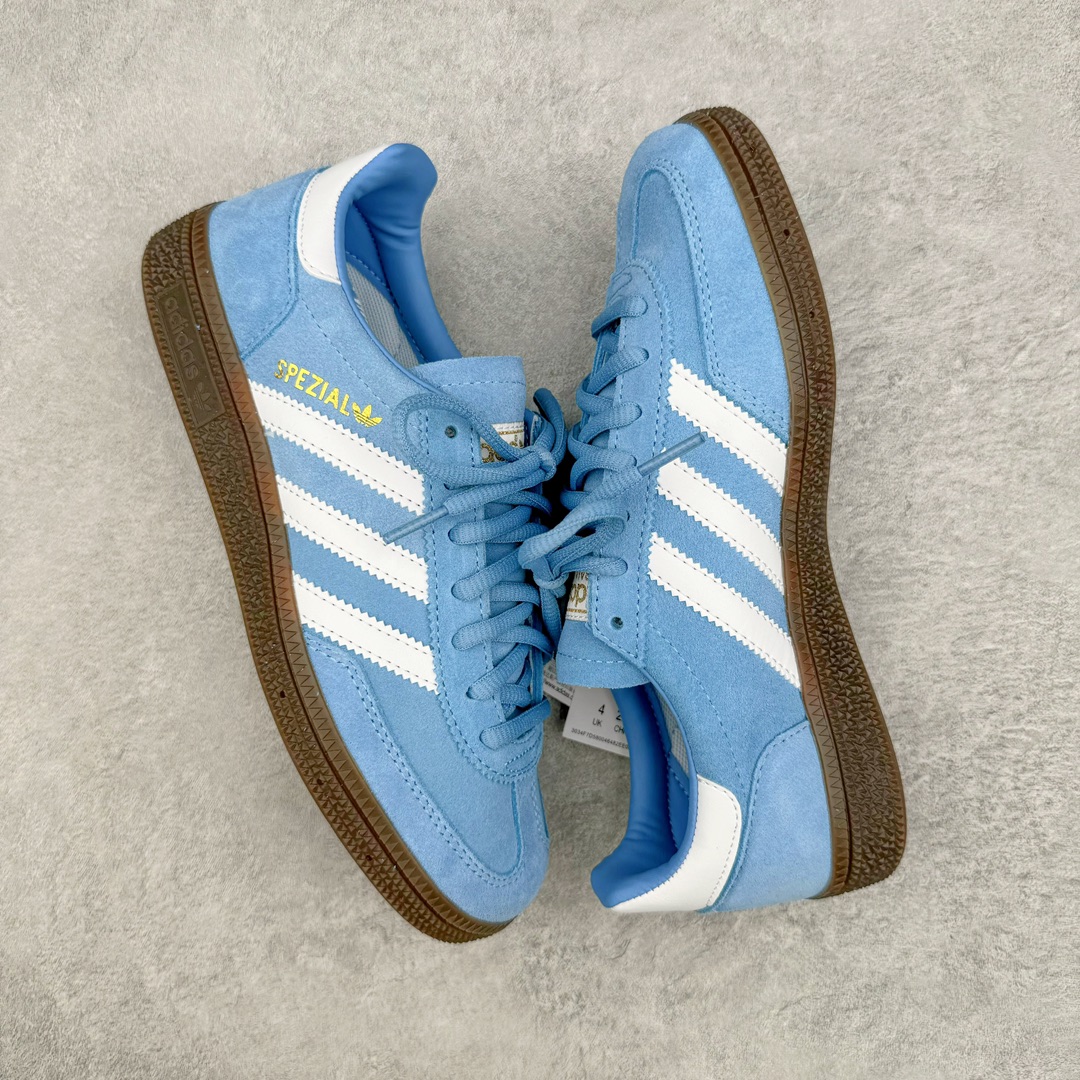 图片[3]-零售💰230 ＃MF AD Originals Handball SPZL 手球运动员系列百搭休闲运动板鞋 BD7632 这款来自阿迪达斯的这款HANDBALL SPZL前身是一双手球运动鞋，这一次拿来复刻，所以鞋面的主要色彩选用了黑色， 鞋面外侧除了Spezial字母之外还有三叶草标志。Handball SPZL作为复古手球训练鞋与作为室内足球鞋的Samba有着异曲同工之处，但是质感更为出众的鞋身以及丰富的配色选择比起Samba来讲可以说是更胜一筹了！尺码：36 36⅔ 37⅓ 38 38⅔ 39⅓ 40 40⅔ 41⅓ 42 42⅔ 43⅓ 44 45  编码：Rby2936030-运动鞋