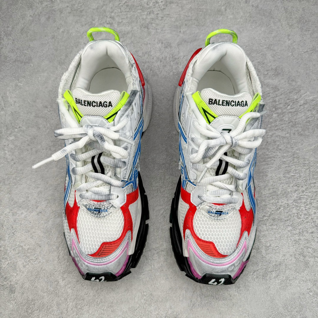 图片[2]-零售💰500 ＃XA BALENCIAGA Runner Sneaker 巴黎世家七代慢跑系列低帮复古野跑潮流运动鞋老爹鞋 尼龙和网布材质 磨损效果 鞋头边缘印有尺码 背面浮印尺码 外侧印有跑者徽标 鞋舌刺绣 Balenciaga 品牌标识 鞋跟背面 Balenciaga品牌标识 材质采用65%聚氨酯、35%聚酯纤维 全新 Runner 鞋型轮廓借鉴于 2000 年初的复古线条 搭载大网眼面料制成鞋面基础，由粉色、白色尼龍与橡胶质地覆盖鞋面诠释线条感 当中透过几道手缝线与折损痕更是精准的掌握历经时间淬炼的破旧痕迹 延续其手法至鞋领、鞋跟、鞋带、中底等部分均饰有破损及脏污之貌 尤其是鞋领处与鞋带孔眼条更是采用不规则做旧技术将内容物泡棉随机露出 尺码：35 36 37 38 39 40 41 42 43 44 45 46 编码：by5936000-运动鞋