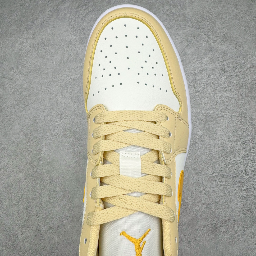 图片[4]-零售💰240 ＃K版 Air Jordan AJ1 Low 低帮 米黄 DC0774-170 全新流水线出品 DT版本唯一平替选择 市场第二梯队最强版 全部原鞋开发 原楦原纸板开发 全鞋电脑针车 原厂内置全掌气垫 原盒内在原标 唯一Zp原版鞋带绑法 免检产品 全新2022版型 全头层皮料 完美零毛边处理 原厂配置全掌气垫 价格定位良心 几十个配色陆续出货 SIZE：36 36.5 37.5 38 38.5 39 40 40.5 41 42 42.5 43 44 44.5 45 46 47.5 编码：yby2936040-运动鞋