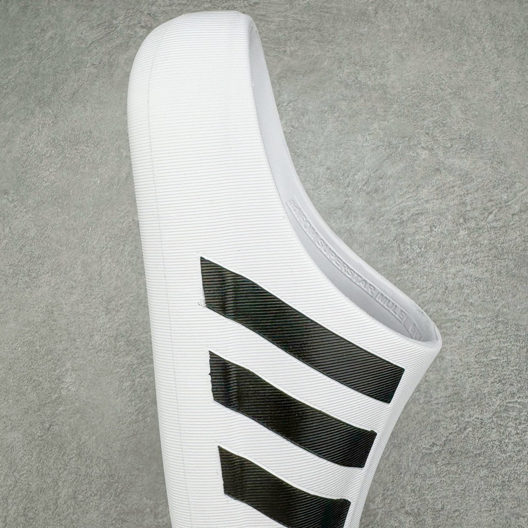 图片[6]-AD adiFOM Superstar MULE 贝壳头版一脚蹬半拖鸭掌鞋半拖 IF6184 产品基于标志性 Superstar 鞋款轮廓的同时 利用可再生的甘蔗加工物材料制成一体式泡沫鞋身 无鞋带设计更加方便穿脱 点睛之笔在于标志性的三道杠出现在鞋子的两侧 鞋跟贴片上饰有品牌标志性的三叶草压花 尺码：36 36.5 37 37.538 38.5 39 40 40.5 41 42 42.5 43 44 44.5 45-选品中心