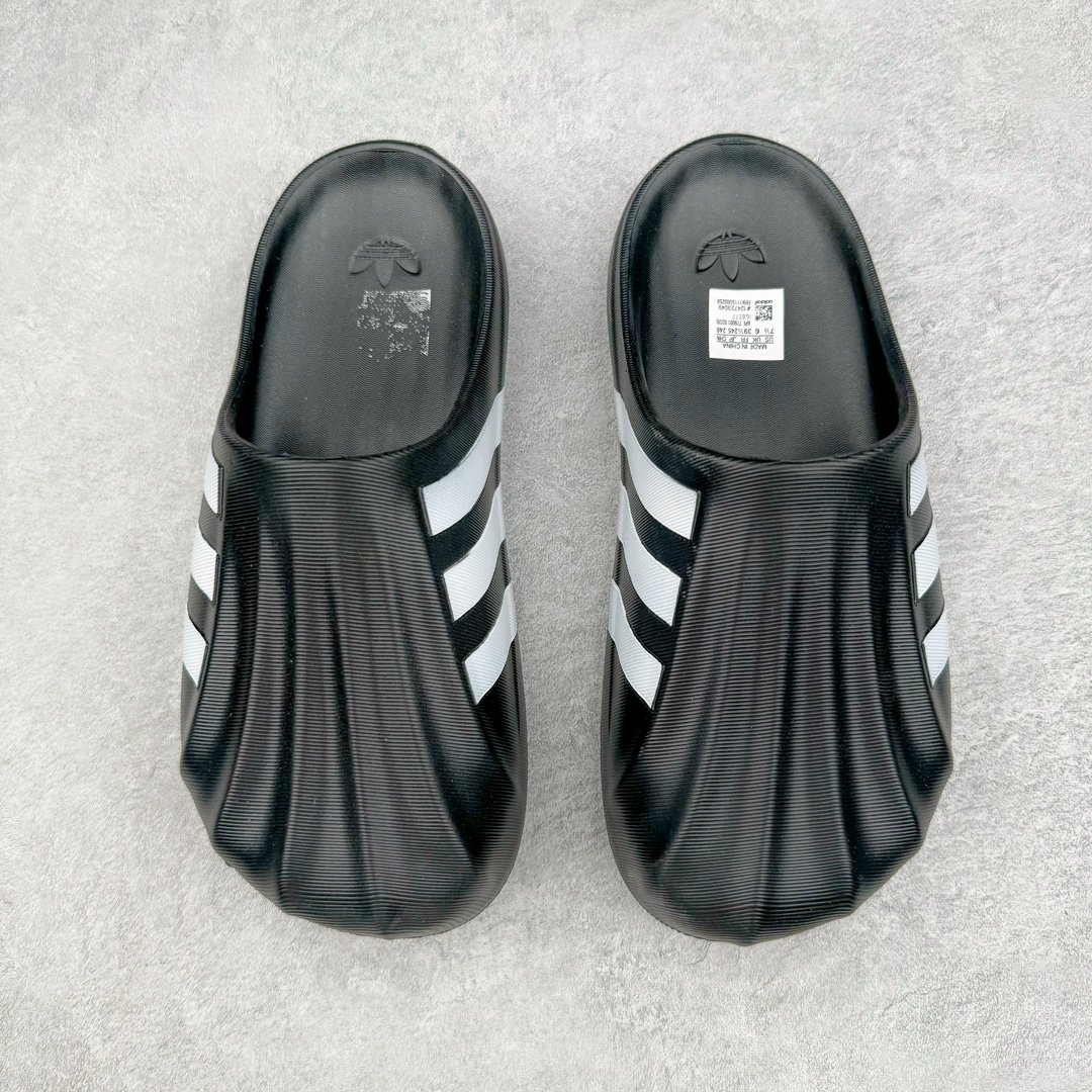 图片[2]-AD adiFOM Superstar MULE 贝壳头版一脚蹬半拖鸭掌鞋半拖 IG8277 产品基于标志性 Superstar 鞋款轮廓的同时 利用可再生的甘蔗加工物材料制成一体式泡沫鞋身 无鞋带设计更加方便穿脱 点睛之笔在于标志性的三道杠出现在鞋子的两侧 鞋跟贴片上饰有品牌标志性的三叶草压花 尺码：36 36.5 37 37.538 38.5 39 40 40.5 41 42 42.5 43 44 44.5 45-选品中心