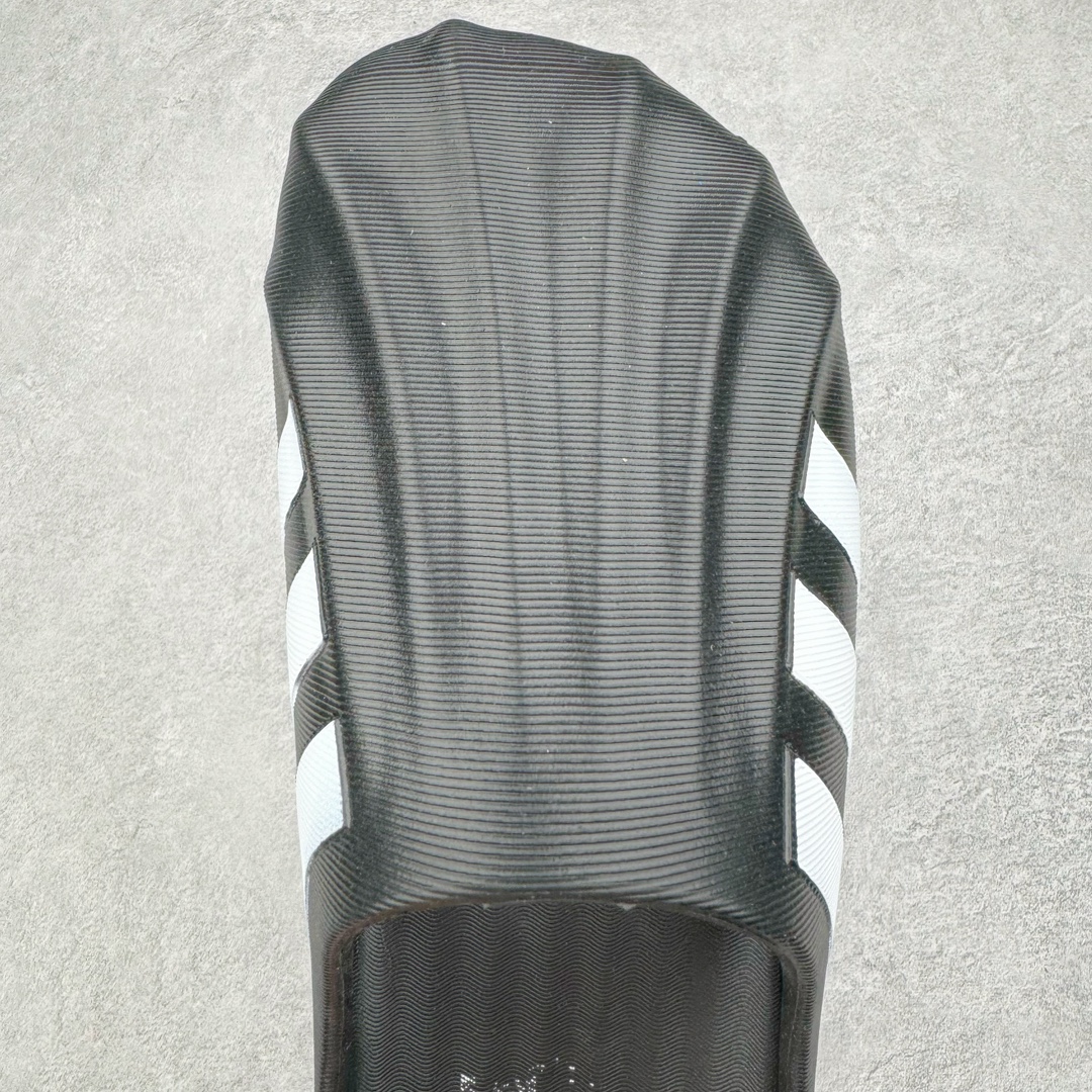 图片[4]-AD adiFOM Superstar MULE 贝壳头版一脚蹬半拖鸭掌鞋半拖 IG8277 产品基于标志性 Superstar 鞋款轮廓的同时 利用可再生的甘蔗加工物材料制成一体式泡沫鞋身 无鞋带设计更加方便穿脱 点睛之笔在于标志性的三道杠出现在鞋子的两侧 鞋跟贴片上饰有品牌标志性的三叶草压花 尺码：36 36.5 37 37.538 38.5 39 40 40.5 41 42 42.5 43 44 44.5 45-选品中心