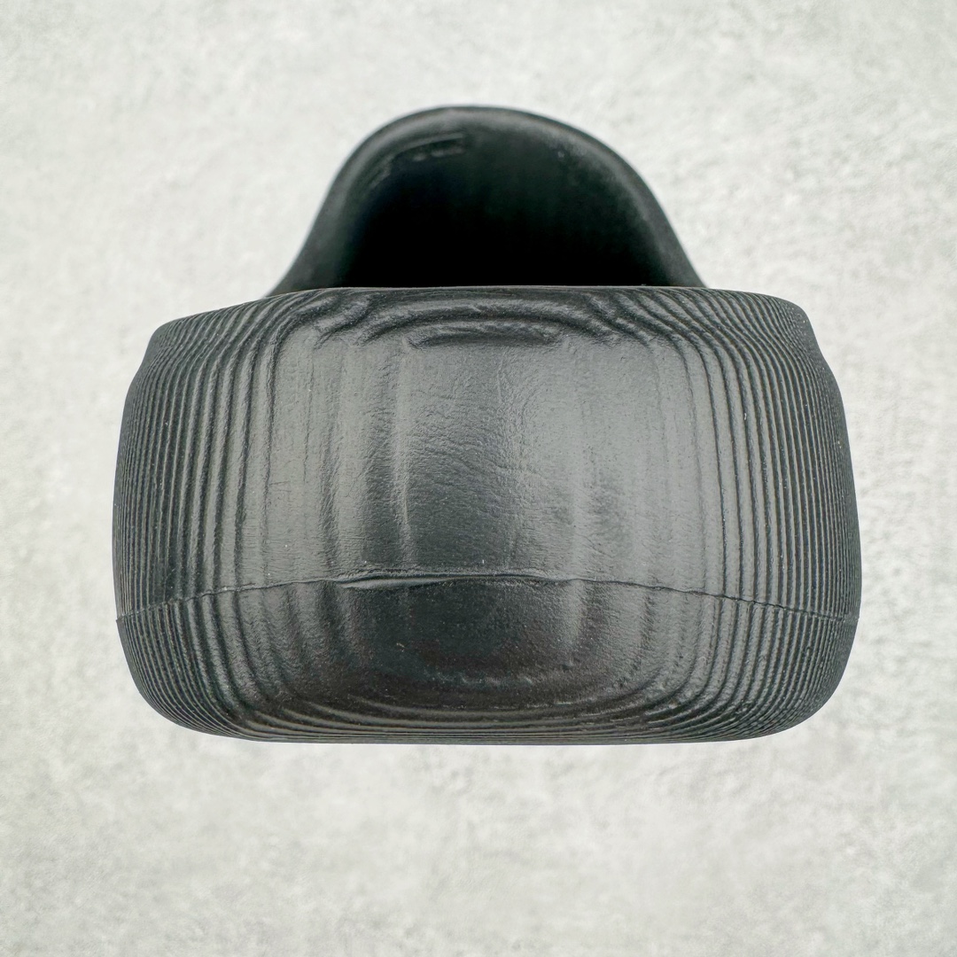 图片[8]-AD adiFOM Superstar MULE 贝壳头版一脚蹬半拖鸭掌鞋半拖 IG8277 产品基于标志性 Superstar 鞋款轮廓的同时 利用可再生的甘蔗加工物材料制成一体式泡沫鞋身 无鞋带设计更加方便穿脱 点睛之笔在于标志性的三道杠出现在鞋子的两侧 鞋跟贴片上饰有品牌标志性的三叶草压花 尺码：36 36.5 37 37.538 38.5 39 40 40.5 41 42 42.5 43 44 44.5 45-选品中心