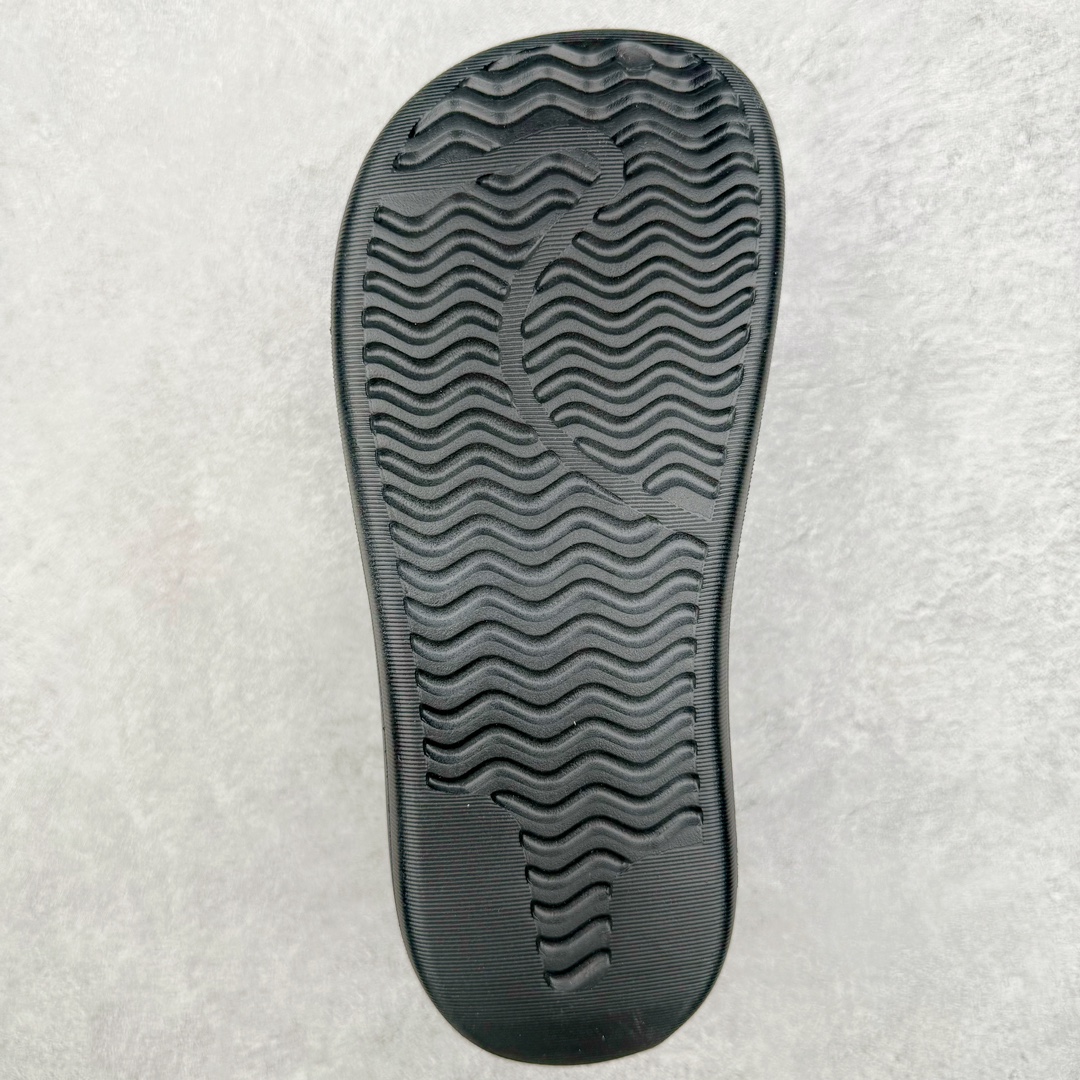 图片[9]-AD adiFOM Superstar MULE 贝壳头版一脚蹬半拖鸭掌鞋半拖 IG8277 产品基于标志性 Superstar 鞋款轮廓的同时 利用可再生的甘蔗加工物材料制成一体式泡沫鞋身 无鞋带设计更加方便穿脱 点睛之笔在于标志性的三道杠出现在鞋子的两侧 鞋跟贴片上饰有品牌标志性的三叶草压花 尺码：36 36.5 37 37.538 38.5 39 40 40.5 41 42 42.5 43 44 44.5 45-选品中心