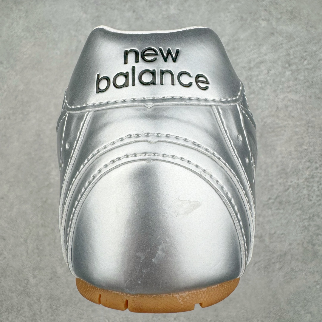 图片[8]-零售💰270 缪缪Miu Miu x NB新百伦New Balance 530 SL系列低帮经典复古休闲运动慢跑鞋 近几年运动品牌与各大潮流品牌不断推出联名产品，在球鞋圈拥有极高的热度。此外，奢侈品牌和运动品牌联名也早已非新鲜事，继 Dior 和 Jordan Brand 以及 Prada 和 adidas 合作后。近日，Miu Miu与New Balance的合作基本已经成为定番，每年都会上新，而近期的最新联名也已经正式曝光，预计会在24年春夏面世！相比之前两次使用的574，这次Miu Miu带来了全新风格。采用了全新型号MR530进行设计，继续使用复古的旧化效果和去年就被带火的美拉德配色打造。Miu Miu作为千禧文化的重要推手，这次也是直接挑选了New Balance 2000年代时发布的健身跑鞋MR530。整体做旧效果非常明显，甚至有些二手鞋的感觉，多少是有点瘦巴黎世家影响了……配色方面将会推出米色和棕色两种颜色可供选择，整体覆盖了做旧麂皮，鞋舌和鞋垫和之前一致，有Miu Miu的Logo，同时搭配皮革和棉质双鞋带组成。尺码：36 37 37.5 38 38.5 39.5 40 编码：Dby2936070-运动鞋