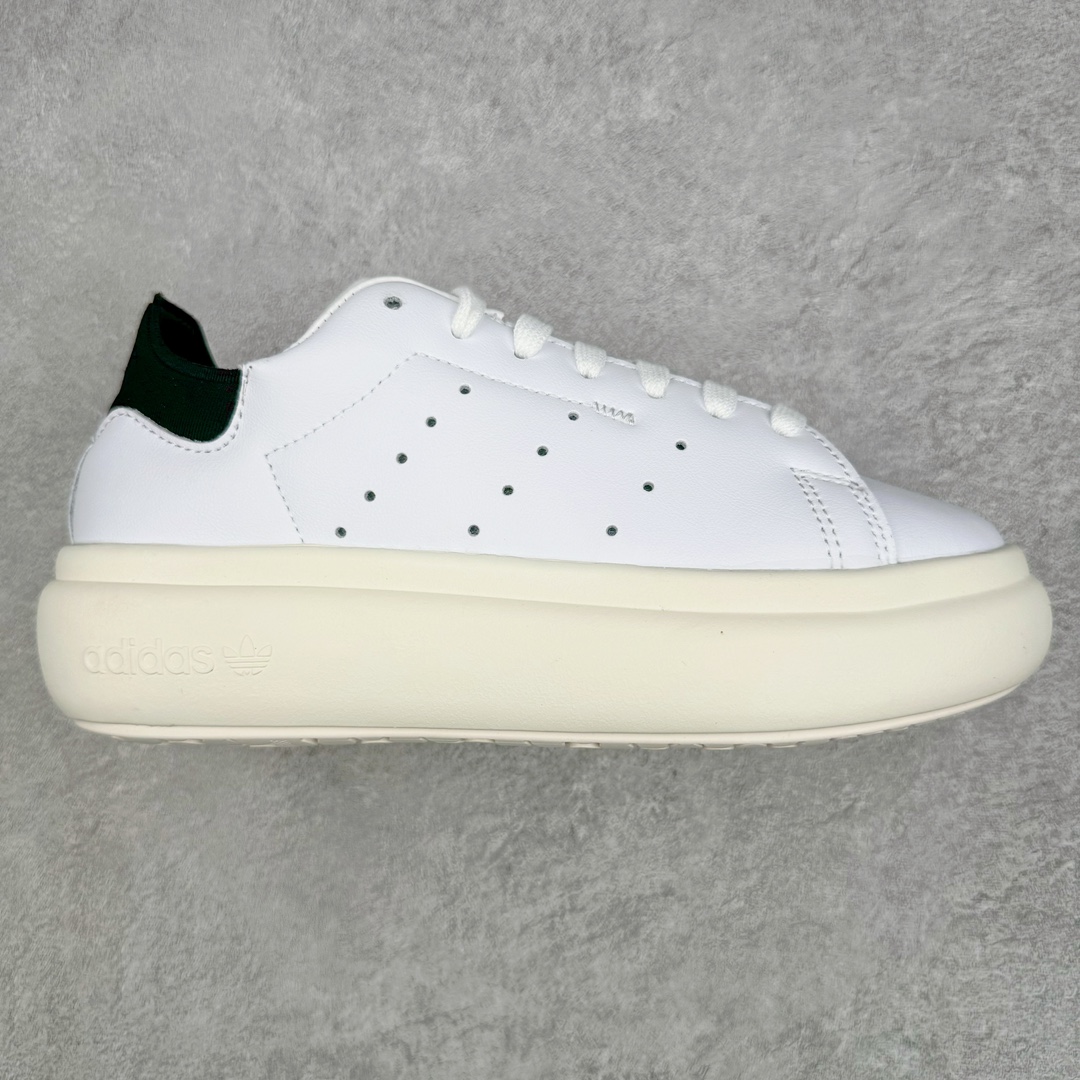 零售💰260 AD Originals Stan Smith PF 史密斯面包版系列低帮轻量松糕经典百搭复古休闲运动厚底板鞋 IE0450 如果一定要说今年最火的鞋型，那么小编愿意将这一票投给「面包鞋」，毕竟无论是奢侈品大牌，还是国潮街头品牌都在纷纷推出专属于自家的「面包鞋型」。近期，Originals 也推出了一双全新「面包鞋」，不知道这次各位能给几分？此次全新鞋型选择 Originals 最经典的 Stan Smith 为蓝本进行创作，保留原始设计的同时，将鞋身所有部分都等比放大，看上去还有些俏皮可爱。鞋身同样以全皮革包裹，质感上绝对无需担心。细节方面也是一一保留，但却将原本鞋舌上的「人像」换为了三叶草 Logo，彰显品牌身份。中底更是进行了加厚加宽处理，相信真正上脚后增高、显瘦属性肯定会大大提升，更为适合小姐姐日常搭配。尺码：35 36 36⅔ 37⅓ 38 38⅔ 39⅓ 40 40⅔ 41⅓ 42 42⅔ 43⅓ 44 44⅔ 45 46 编码：Bby2936060-运动鞋