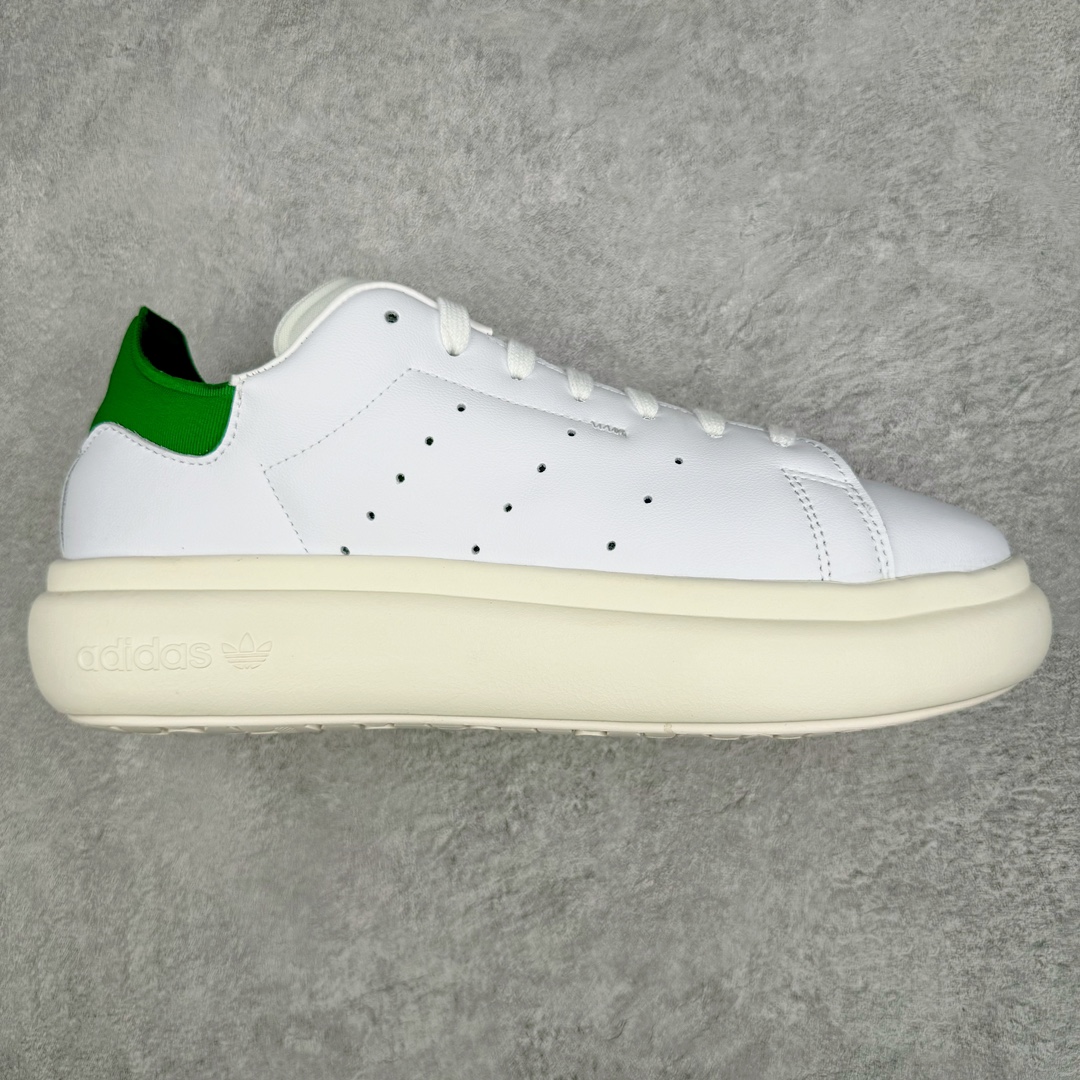 零售💰260 AD Originals Stan Smith PF 史密斯面包版系列低帮轻量松糕经典百搭复古休闲运动厚底板鞋 ID2786 如果一定要说今年最火的鞋型，那么小编愿意将这一票投给「面包鞋」，毕竟无论是奢侈品大牌，还是国潮街头品牌都在纷纷推出专属于自家的「面包鞋型」。近期，Originals 也推出了一双全新「面包鞋」，不知道这次各位能给几分？此次全新鞋型选择 Originals 最经典的 Stan Smith 为蓝本进行创作，保留原始设计的同时，将鞋身所有部分都等比放大，看上去还有些俏皮可爱。鞋身同样以全皮革包裹，质感上绝对无需担心。细节方面也是一一保留，但却将原本鞋舌上的「人像」换为了三叶草 Logo，彰显品牌身份。中底更是进行了加厚加宽处理，相信真正上脚后增高、显瘦属性肯定会大大提升，更为适合小姐姐日常搭配。尺码：35 36 36⅔ 37⅓ 38 38⅔ 39⅓ 40 40⅔ 41⅓ 42 42⅔ 43⅓ 44 44⅔ 45 46 编码：Bby2936060-运动鞋