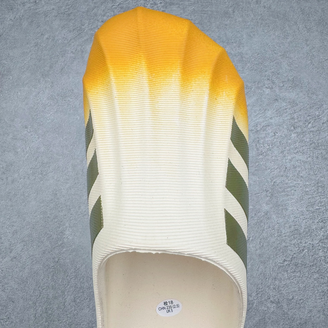 图片[4]-＃H11纯原 AD adiFOM Superstar MULE 贝壳头版一脚蹬半拖鸭掌鞋半拖 JP5687 重金购入原鞋及原档案磨具生产指令开发 鞋头部位凹凸有致 横向大面积波浪纹理 后跟Logo 凹凸明显 轮廓分明 描漆定位精准 公整无偏差不溢出 LOGO内侧钢印清晰工整 原厂磨具全鞋无多余毛边 同源公司EVA粒子环保塑料 原厂指令配方 无任何异味 弹性卡色均保持原鞋一致 匠心打造 鞋口弧度大小 鞋面色泽质感同步原鞋 LOGO内侧钢印清晰工整 中底部分带原厂钢印编号 原厂Ortholite欧斯莱鞋垫 区别掉渣海玻璃鞋垫 吸汗防臭的效果无法相提并论 原厂定制原标 同比ZP 符合人体设计 产品基于标志性 Superstar 鞋款轮廓的同时 利用可再生的甘蔗加工物材料制成一体式泡沫鞋身 无鞋带设计更加方便穿脱 点睛之笔在于标志性的三道杠出现在鞋子的两侧 鞋跟贴片上饰有品牌标志性的三叶草压花 偏小一码 尺码：35.5 36 36.5 37 38 38.5 39 40 40.5 41 42 42.5 43 44 44.5 45 46-选品中心