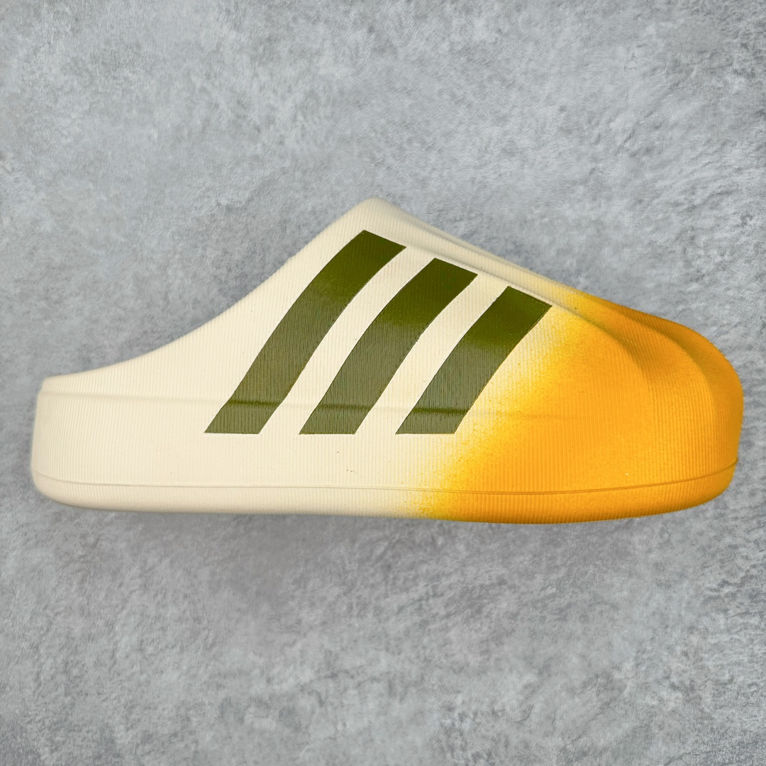 ＃H11纯原 AD adiFOM Superstar MULE 贝壳头版一脚蹬半拖鸭掌鞋半拖 JP5687 重金购入原鞋及原档案磨具生产指令开发 鞋头部位凹凸有致 横向大面积波浪纹理 后跟Logo 凹凸明显 轮廓分明 描漆定位精准 公整无偏差不溢出 LOGO内侧钢印清晰工整 原厂磨具全鞋无多余毛边 同源公司EVA粒子环保塑料 原厂指令配方 无任何异味 弹性卡色均保持原鞋一致 匠心打造 鞋口弧度大小 鞋面色泽质感同步原鞋 LOGO内侧钢印清晰工整 中底部分带原厂钢印编号 原厂Ortholite欧斯莱鞋垫 区别掉渣海玻璃鞋垫 吸汗防臭的效果无法相提并论 原厂定制原标 同比ZP 符合人体设计 产品基于标志性 Superstar 鞋款轮廓的同时 利用可再生的甘蔗加工物材料制成一体式泡沫鞋身 无鞋带设计更加方便穿脱 点睛之笔在于标志性的三道杠出现在鞋子的两侧 鞋跟贴片上饰有品牌标志性的三叶草压花 偏小一码 尺码：35.5 36 36.5 37 38 38.5 39 40 40.5 41 42 42.5 43 44 44.5 45 46-选品中心
