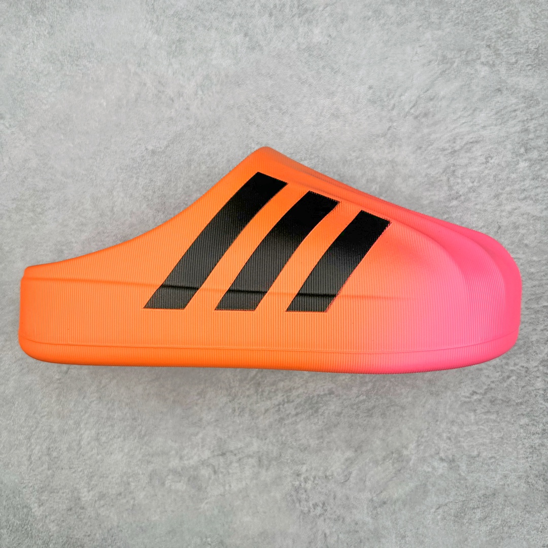 ＃H11纯原 AD adiFOM Superstar MULE 贝壳头版一脚蹬半拖鸭掌鞋半拖 JP5686 重金购入原鞋及原档案磨具生产指令开发 鞋头部位凹凸有致 横向大面积波浪纹理 后跟Logo 凹凸明显 轮廓分明 描漆定位精准 公整无偏差不溢出 LOGO内侧钢印清晰工整 原厂磨具全鞋无多余毛边 同源公司EVA粒子环保塑料 原厂指令配方 无任何异味 弹性卡色均保持原鞋一致 匠心打造 鞋口弧度大小 鞋面色泽质感同步原鞋 LOGO内侧钢印清晰工整 中底部分带原厂钢印编号 原厂Ortholite欧斯莱鞋垫 区别掉渣海玻璃鞋垫 吸汗防臭的效果无法相提并论 原厂定制原标 同比ZP 符合人体设计 产品基于标志性 Superstar 鞋款轮廓的同时 利用可再生的甘蔗加工物材料制成一体式泡沫鞋身 无鞋带设计更加方便穿脱 点睛之笔在于标志性的三道杠出现在鞋子的两侧 鞋跟贴片上饰有品牌标志性的三叶草压花 偏小一码 尺码：35.5 36 36.5 37 38 38.5 39 40 40.5 41 42 42.5 43 44 44.5 45 46-选品中心