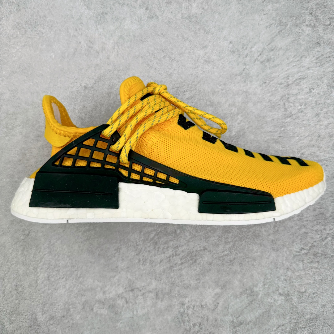 零售💰160 ＃福利特价‼AD Human Race HU Pharrell 菲董联名全掌Boost缓震轻便跑步鞋 沿用了火热的NMD经典鞋型 中底处的块状结构得以保留 但鞋带部分有较大改变 鞋侧增加了网格状系带单元 同样Primeknit材质打造的鞋面上印有硕大的字母标识 带来十足的视觉冲击力 大胆而鲜明的色彩运用也更加彰显出极致的个性 SIZE：36 36.5 37 38 38.5 39 编码：Qby1936060-运动鞋