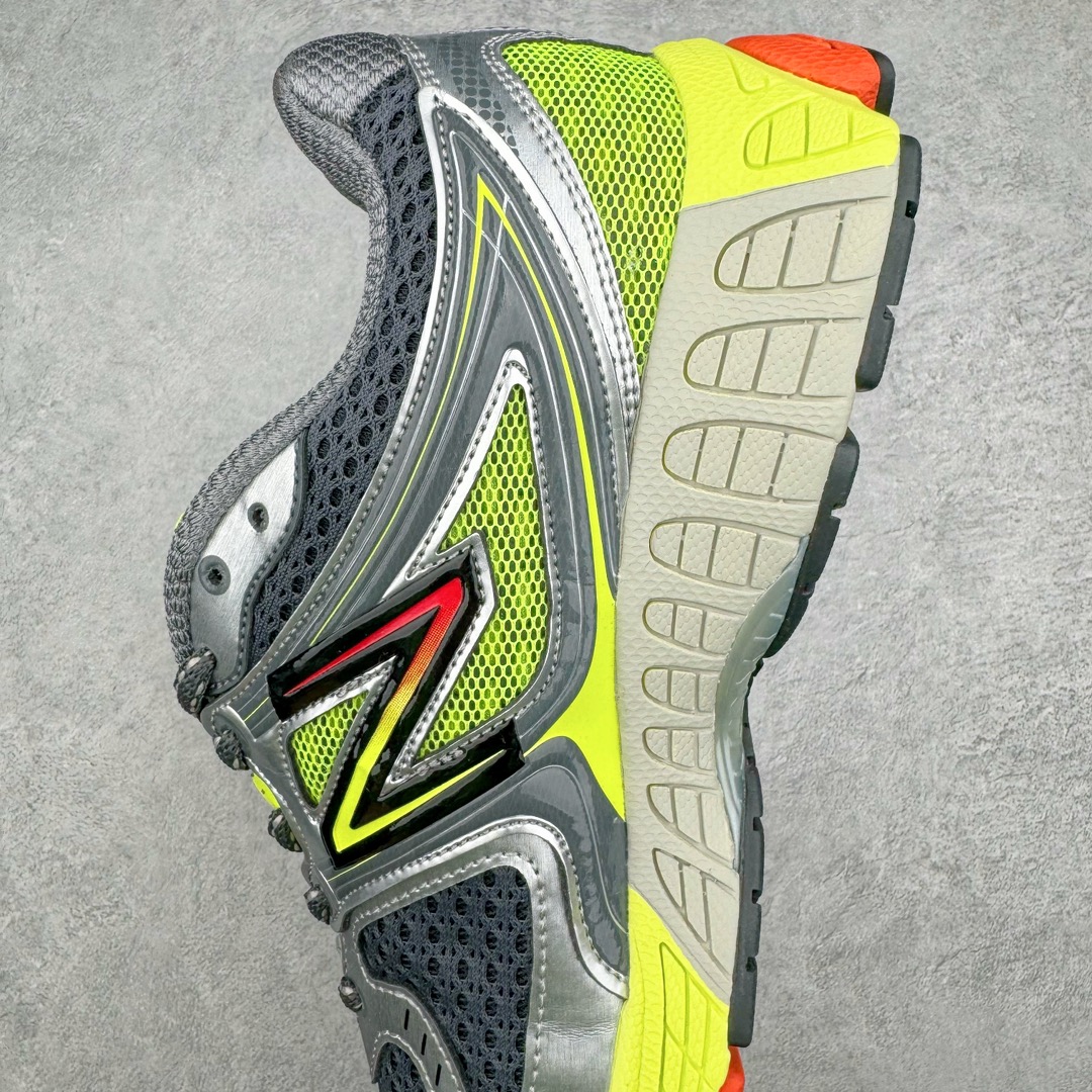 图片[7]-零售💰280 ＃M3纯原 New Balance ML860V3 NB新百伦系列经典复古老爹风休闲运动慢跑鞋 860 是New Balance 著名的复古跑鞋型号 其heyday 需追溯至90 年代初期 回顾历史 以复兴860 为目标 推出这款经典跑鞋的全新升级版860 V3 而英国球鞋名所Footpatrol 也为这双新生款型打造一辑特别型录 新版本将N-ergy 与Acteva Lite 技术巧妙融合 其中前者可吸收冲击力 具优越减震性与弹性 而后者则使860V3保持轻巧、光滑的外观轮廓 球鞋采用开放式网眼制成 并附带恰到好处的金属饰面 亦为传统运动鞋带去更浓郁的现代气息 860V3在具备专业跑步鞋韧性的同时 也拥有围绕生活方式哲学而诞生的时髦感 不仅能够匹配日常风格 还适合用以塑造urban style 各位city boy 不要错过了 尺码：36 37 37.5 38 38.5 39.5 40 40.5 41 42 42.5 43 44 44.5 45 编码：Mby2936080-运动鞋