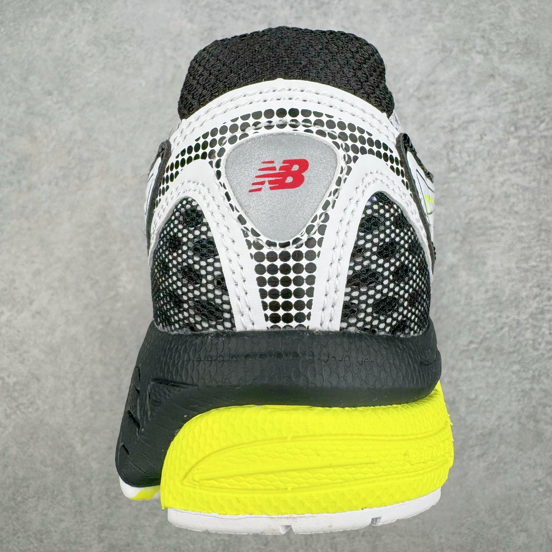 图片[8]-零售💰280 ＃M3纯原 New Balance ML860V3 NB新百伦系列经典复古老爹风休闲运动慢跑鞋 860 是New Balance 著名的复古跑鞋型号 其heyday 需追溯至90 年代初期 回顾历史 以复兴860 为目标 推出这款经典跑鞋的全新升级版860 V3 而英国球鞋名所Footpatrol 也为这双新生款型打造一辑特别型录 新版本将N-ergy 与Acteva Lite 技术巧妙融合 其中前者可吸收冲击力 具优越减震性与弹性 而后者则使860V3保持轻巧、光滑的外观轮廓 球鞋采用开放式网眼制成 并附带恰到好处的金属饰面 亦为传统运动鞋带去更浓郁的现代气息 860V3在具备专业跑步鞋韧性的同时 也拥有围绕生活方式哲学而诞生的时髦感 不仅能够匹配日常风格 还适合用以塑造urban style 各位city boy 不要错过了 尺码：36 37 37.5 38 38.5 39.5 40 40.5 41 42 42.5 43 44 44.5 45 编码：Mby2936080-运动鞋