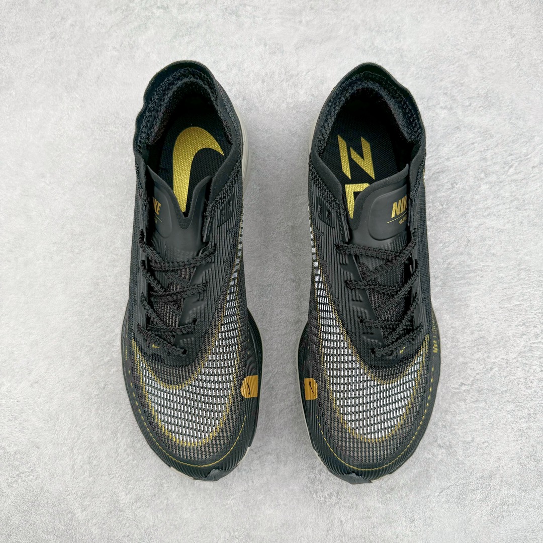 图片[2]-零售💰190 ＃福利特价‼NK ZoomX Vaporfly Next% 破2马拉松跑鞋 细节整体升级 这款next%和上一款4%的鞋最大区的别于在鞋面面料 鞋面使用了全新 Vaporweave 科技 这种类似蝉翼的材质相比 Flyknit 更加轻薄透气 非对称的鞋带系统和泡棉护垫的加入令舒适度更高 鞋头辅以超大的 Swoosh 点缀 再配上流线型外观设计 时尚感十足 SIZE：36 36.5 37.5 38 38.5 39 40 40.5 41 42 42.5 43 44 44.5 45 编码：Bby1936090-运动鞋