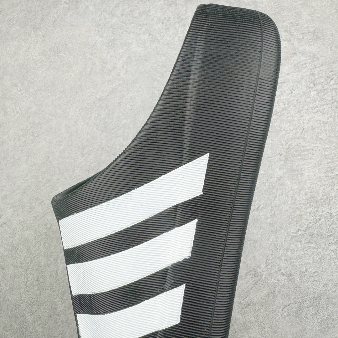 图片[7]-＃H11纯原 AD adiFOM Superstar MULE 贝壳头版一脚蹬半拖鸭掌鞋半拖 IG8277 重金购入原鞋及原档案磨具生产指令开发 鞋头部位凹凸有致 横向大面积波浪纹理 后跟Logo 凹凸明显 轮廓分明 描漆定位精准 公整无偏差不溢出 LOGO内侧钢印清晰工整 原厂磨具全鞋无多余毛边 同源公司EVA粒子环保塑料 原厂指令配方 无任何异味 弹性卡色均保持原鞋一致 匠心打造 鞋口弧度大小 鞋面色泽质感同步原鞋 LOGO内侧钢印清晰工整 中底部分带原厂钢印编号 原厂Ortholite欧斯莱鞋垫 区别掉渣海玻璃鞋垫 吸汗防臭的效果无法相提并论 原厂定制原标 同比ZP 符合人体设计 产品基于标志性 Superstar 鞋款轮廓的同时 利用可再生的甘蔗加工物材料制成一体式泡沫鞋身 无鞋带设计更加方便穿脱 点睛之笔在于标志性的三道杠出现在鞋子的两侧 鞋跟贴片上饰有品牌标志性的三叶草压花 偏小一码 尺码：35.5 36 36.5 37 38 38.5 39 40 40.5 41 42 42.5 43 44 44.5 45 46-选品中心