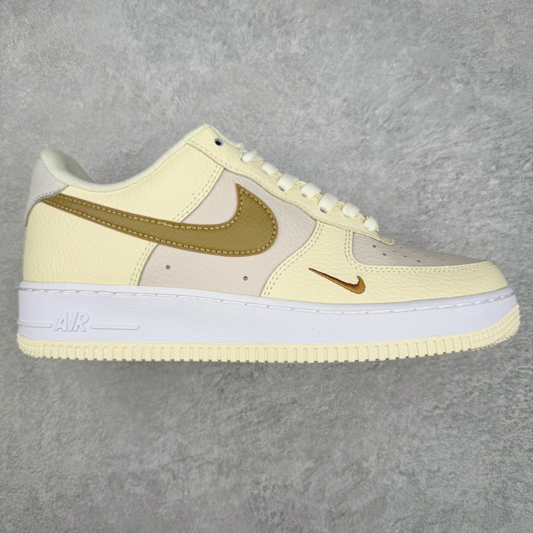 图片[4]-零售💰220 ＃小绿X NK Air Force 1 Low \’07 空军一号低帮经典板鞋 韩国专供 大厂出品 超高清洁度 免检产品 无胶水线头 空军圈的一股清流 极限压缩成本 超合理价格 跑量神器 原纸板原楦头开发 全鞋电脑针车 工整有序 原厂港宝加持完美还原灵魂版型 原标原盒 内置Sole气垫 中底白色背胶 原厂刺绣 正确拉帮走线 鞋款柔软弹性十足的缓震性能和出色的中底设计 横跨复古与现代的外型结合 造就出风靡全球三十多年的Force 1 直到今天还深受青睐 尺码：36 36.5 37.5 38 38.5 39 40 40.5 41 42 42.5 43 44 44.5 45 46 编码：by2936020-运动鞋