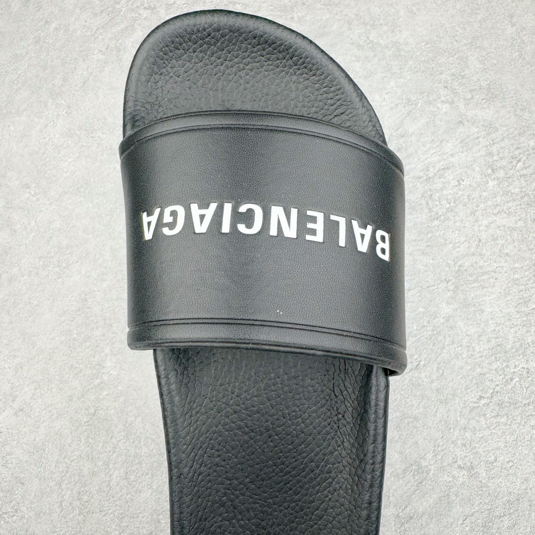 图片[4]-零售💰150 ＃PK纯原福利‼Balenciaga Pool Slide Sandal 巴黎世家时尚套穿橡胶一字涉水拖鞋 Piscine橡胶拖鞋式凉鞋 橡胶拖鞋式凉鞋 压模橡胶鞋床 带子上的白色 3D 标志 后跟浮印Balenciaga品牌标识 同色系鞋底和鞋垫 尺码：35 36 37 38 39 40 41 42 43 44 45 46 编码：by1936050-运动鞋