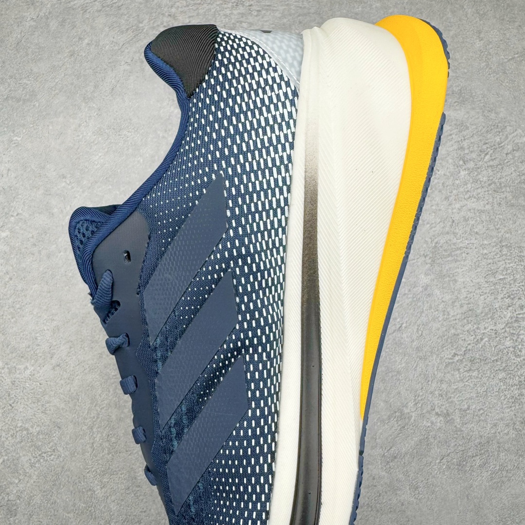 图片[7]-AD Supernova Rise 阿迪全新休闲轻跑鞋 款鞋采用了Dreamstrike+ 中底 将缓冲材质与柔软的织物相结合 以最大限度地减少刺激性摩擦和慢跑后水泡的可能性 在美学方面 Supernova Rise 从自然和生物中汲取灵感 如深色底色和半绿色细节 尺码：36 36.5 37.5 38 38.5 39 40 40.5 41 42 42.5 43 44 44.5 45-选品中心