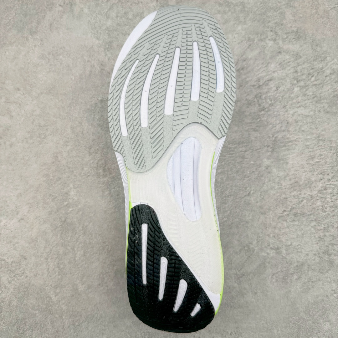 图片[9]-AD Supernova Rise 阿迪全新休闲轻跑鞋 款鞋采用了Dreamstrike+ 中底 将缓冲材质与柔软的织物相结合 以最大限度地减少刺激性摩擦和慢跑后水泡的可能性 在美学方面 Supernova Rise 从自然和生物中汲取灵感 如深色底色和半绿色细节 尺码：36 36.5 37.5 38 38.5 39 40 40.5 41 42 42.5 43 44 44.5 45-选品中心