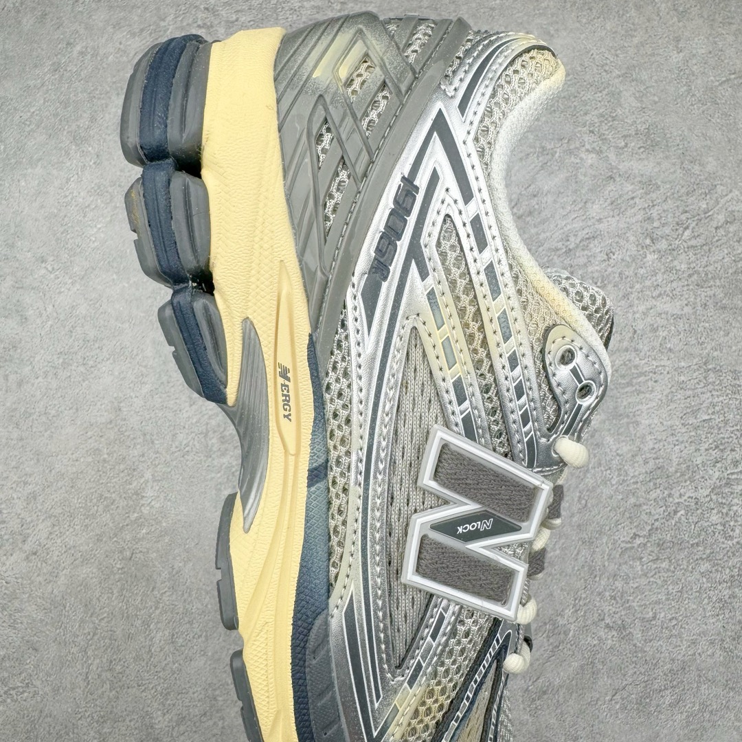 图片[6]-零售💰290 ＃DT纯原 新百伦NB New Balance M1906系列 全套原楦原纸板原厂数据开发 进口三明治网面 原装进口皮料正确绒感卡色 正确中底拉帮中底网布细节 原厂标裁 带紫光防伪 定制后跟透明水晶模块 冲裁组合 大底贴合程度胶水上色把控完美 整洁度挑战全网艺术家 多道序QC把关品质完善 匠心打造 耗时两个月开发完成 工艺极其复杂难度可想而知 新开独立私模大底 正确六层组合大底 高端零售专供产物 Size：36 37 37.5 38 38.5 39 40 40.5 41 42 42.5 43 44 45 编码：Dby2936090-运动鞋