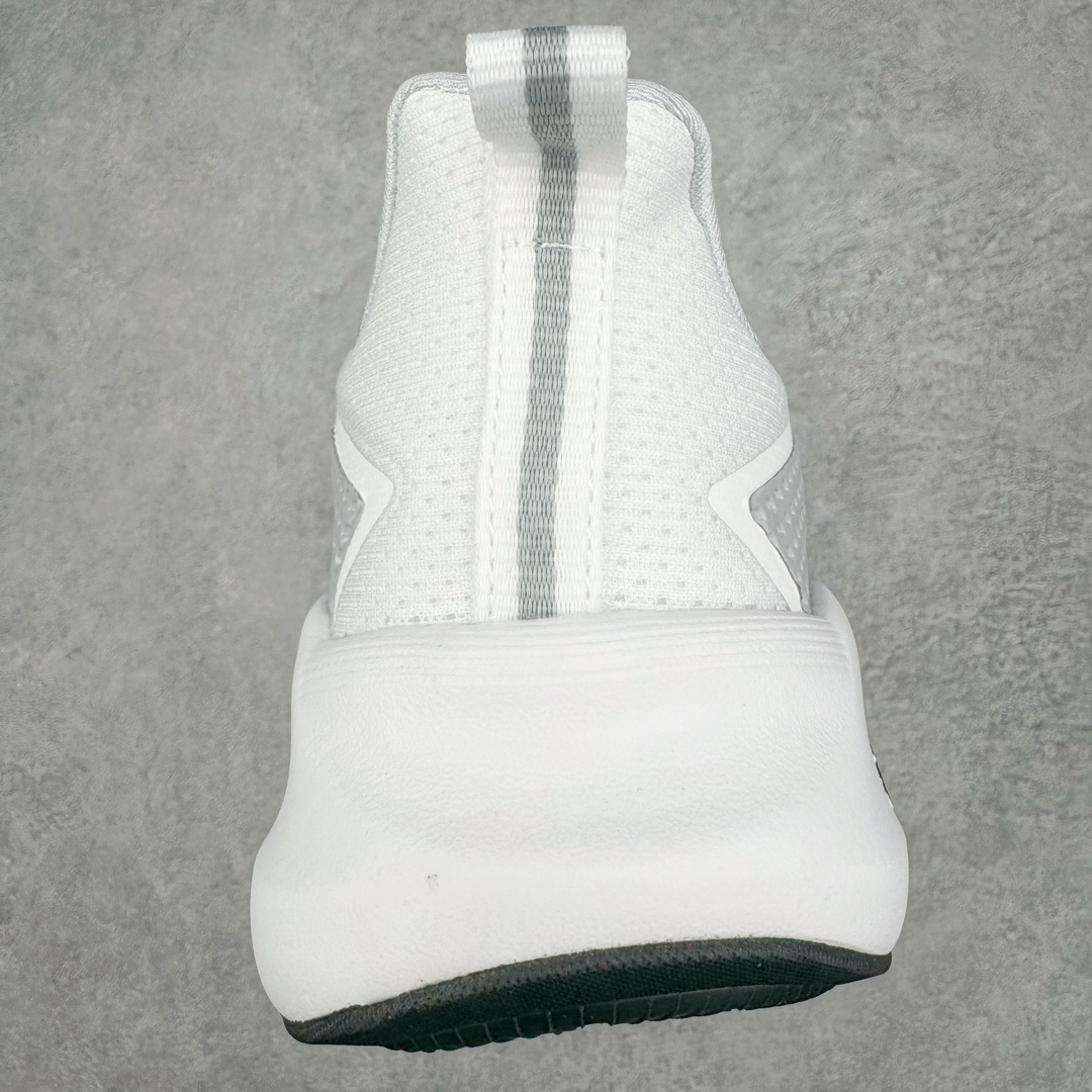 图片[8]-AD Alphaedge+ 阿尔法尖锐+系列低帮轻便透气休闲运动慢跑鞋 摩登演绎经典，时尚邂逅舒适，成就新生力量。这款跑步运动鞋，灵感源自运动表现型鞋款，力求助你舒适畅跑，一往无前。中底搭载Bounce技术，无论悠闲遛狗或是忙碌奔波，伴你从容应对，活力迈步。搭配橡胶外底，旨在方便活动，力求适应多种地形。 部分鞋面采用再生材料打造，力求减少塑料废弃物污染。• 常规版型• 系带设计• 合成鞋面• Bounce中底• 织物衬里• 橡胶外底• 鞋面含再生材质 尺码：40 40⅔ 41⅓ 42 42⅔ 43⅓ 44 45-选品中心