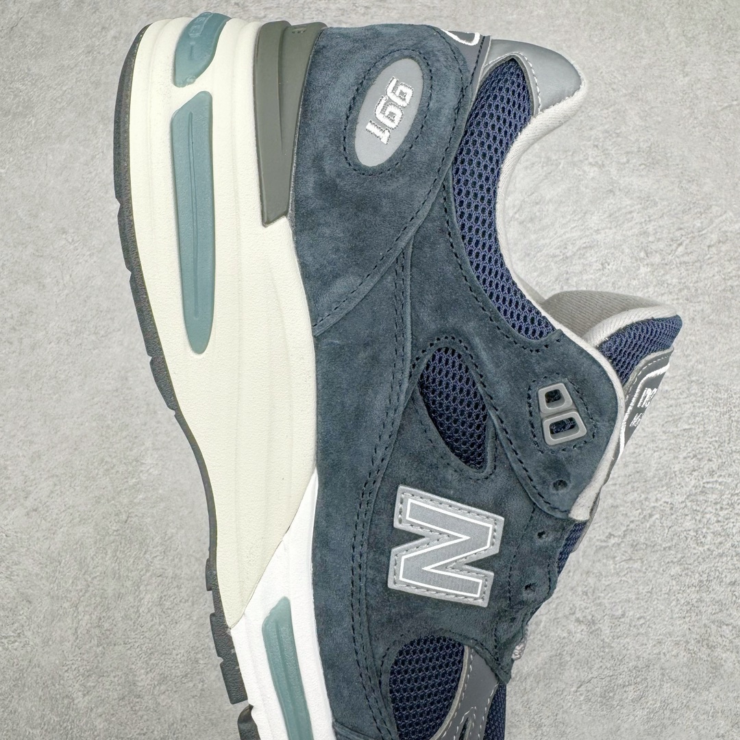 图片[6]-零售💰350 ＃总裁 New Balance NB991V2 第二代总统复古慢跑鞋 海军蓝 U991NV2 正确3M反光细节 原楦原纸版开发 正确6层组合底模精密开发 后跟透明TPU水晶装饰条稳固 沿用了引以为傲的跑鞋手工技艺 采用猪皮绒面并包裹局部透气网面的鞋身设计 菱网鞋舌上刻有New Balance USA 鞋面依旧身着经典的大热之灰 彰显了其高端的品质身份 尺码：36 37 37.5 38 38.5 39 40 40.5 41.5 42 42.5 43 44 45 46.5 编码：by3936050-运动鞋