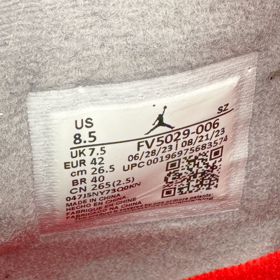 图片[13]-零售💰540 ＃Ljr Air Jordan AJ4 \”Bred Reimagined\” 黑红2024 FV5029-006 圈内高端零售标杆 独家外贸特供 耗时半年巨作 全套原纸板楦头开发 原厂特供皮料加持 确保原汁原味 完美呈现四代版型 一比一鞋头弧度高度鞋身弧度 数据细节工艺流程均保持原鞋一致 原厂TPU网格鞋带扣 正确内里网布 菱角分明不变形无多余毛边 柔软性质感一致于原鞋 市场唯一原厂鞋扣模具 背面可见隐藏注塑口 原厂织唛标 原厂飞人电绣工艺 尾指中部跳三针 独家绑鞋带手法 印刷中底布 四线拉帮 米色美纹纸贴合固定 进口港宝加持 后跟自然饱满 全鞋荧光划线卡点 追求极致完美 每一双都是工艺品 多重QC质检 超越公司货的品控标准 实实在在的免检产品 尺码：40.5 41 42 42.5 43 44 44.5 45 45.5 46 47.5 48.5 编码：by5936040-运动鞋