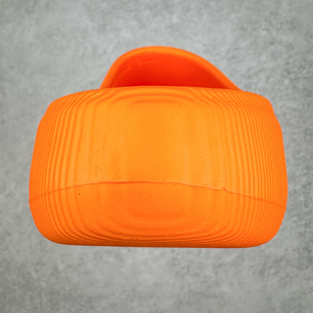 图片[8]-AD adiFOM Superstar MULE 贝壳头版一脚蹬半拖鸭掌鞋半拖 JP5686 产品基于标志性 Superstar 鞋款轮廓的同时 利用可再生的甘蔗加工物材料制成一体式泡沫鞋身 无鞋带设计更加方便穿脱 点睛之笔在于标志性的三道杠出现在鞋子的两侧 鞋跟贴片上饰有品牌标志性的三叶草压花 尺码：36 36.5 37 37.538 38.5 39 40 40.5 41 42 42.5 43 44 44.5 45-选品中心