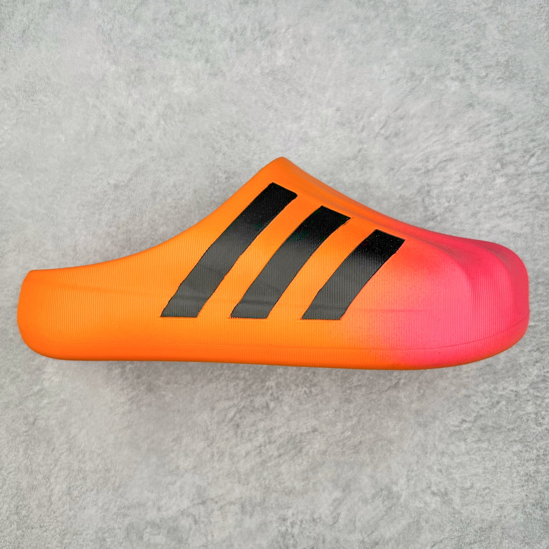 AD adiFOM Superstar MULE 贝壳头版一脚蹬半拖鸭掌鞋半拖 JP5686 产品基于标志性 Superstar 鞋款轮廓的同时 利用可再生的甘蔗加工物材料制成一体式泡沫鞋身 无鞋带设计更加方便穿脱 点睛之笔在于标志性的三道杠出现在鞋子的两侧 鞋跟贴片上饰有品牌标志性的三叶草压花 尺码：36 36.5 37 37.538 38.5 39 40 40.5 41 42 42.5 43 44 44.5 45-选品中心