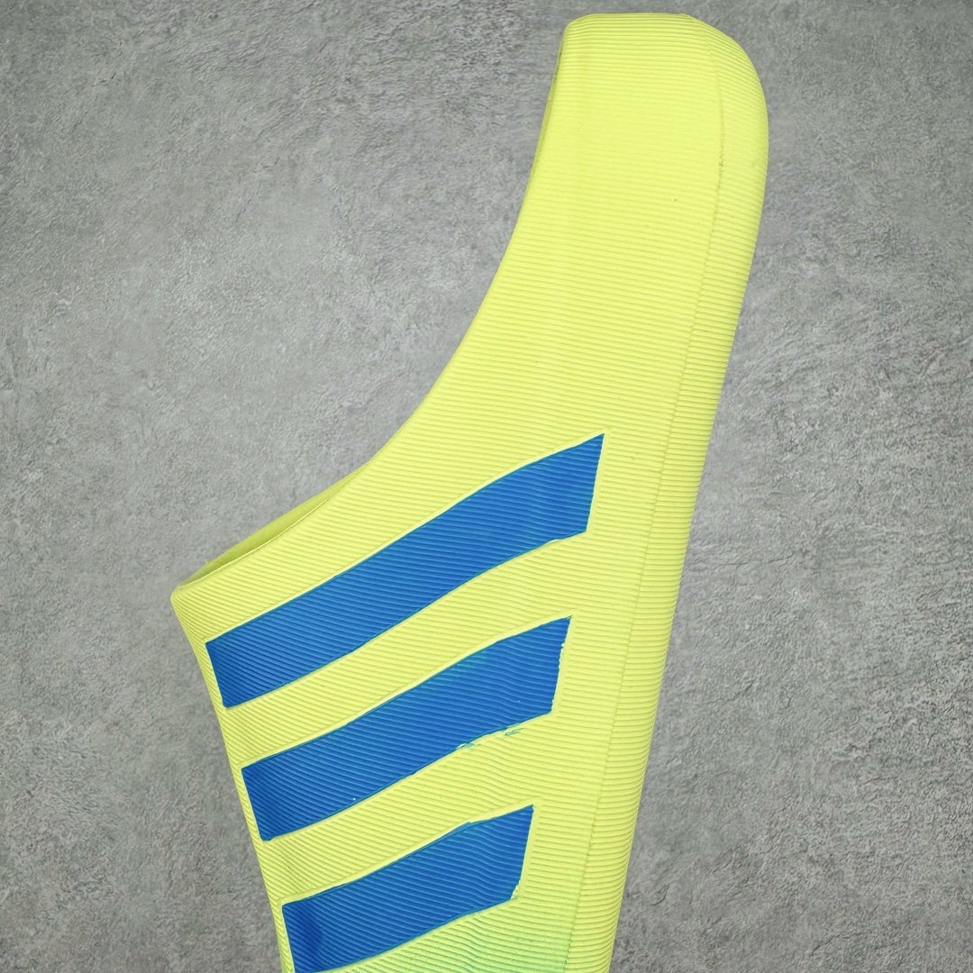 图片[7]-AD adiFOM Superstar MULE 贝壳头版一脚蹬半拖鸭掌鞋半拖 JP5685 产品基于标志性 Superstar 鞋款轮廓的同时 利用可再生的甘蔗加工物材料制成一体式泡沫鞋身 无鞋带设计更加方便穿脱 点睛之笔在于标志性的三道杠出现在鞋子的两侧 鞋跟贴片上饰有品牌标志性的三叶草压花 尺码：36 36.5 37 37.538 38.5 39 40 40.5 41 42 42.5 43 44 44.5 45-选品中心