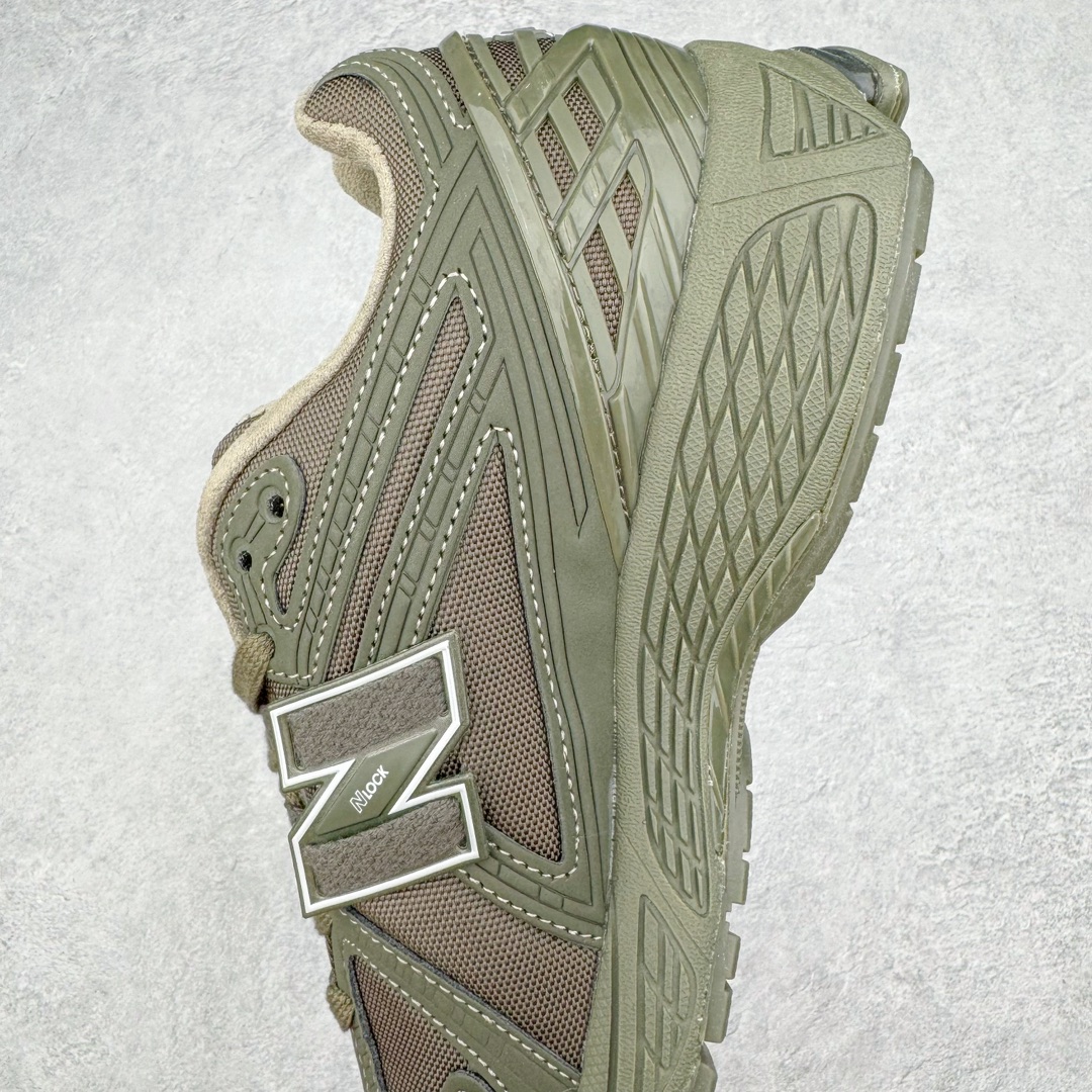 图片[7]-零售💰290 ＃DT纯原 新百伦NB New Balance M1906系列 全套原楦原纸板原厂数据开发 进口三明治网面 原装进口皮料正确绒感卡色 正确中底拉帮中底网布细节 原厂标裁 带紫光防伪 定制后跟透明水晶模块 冲裁组合 大底贴合程度胶水上色把控完美 整洁度挑战全网艺术家 多道序QC把关品质完善 匠心打造 耗时两个月开发完成 工艺极其复杂难度可想而知 新开独立私模大底 正确六层组合大底 高端零售专供产物 Size：36 37 37.5 38 38.5 39 40 40.5 41 42 42.5 43 44 45 编码：Dby2936090-运动鞋