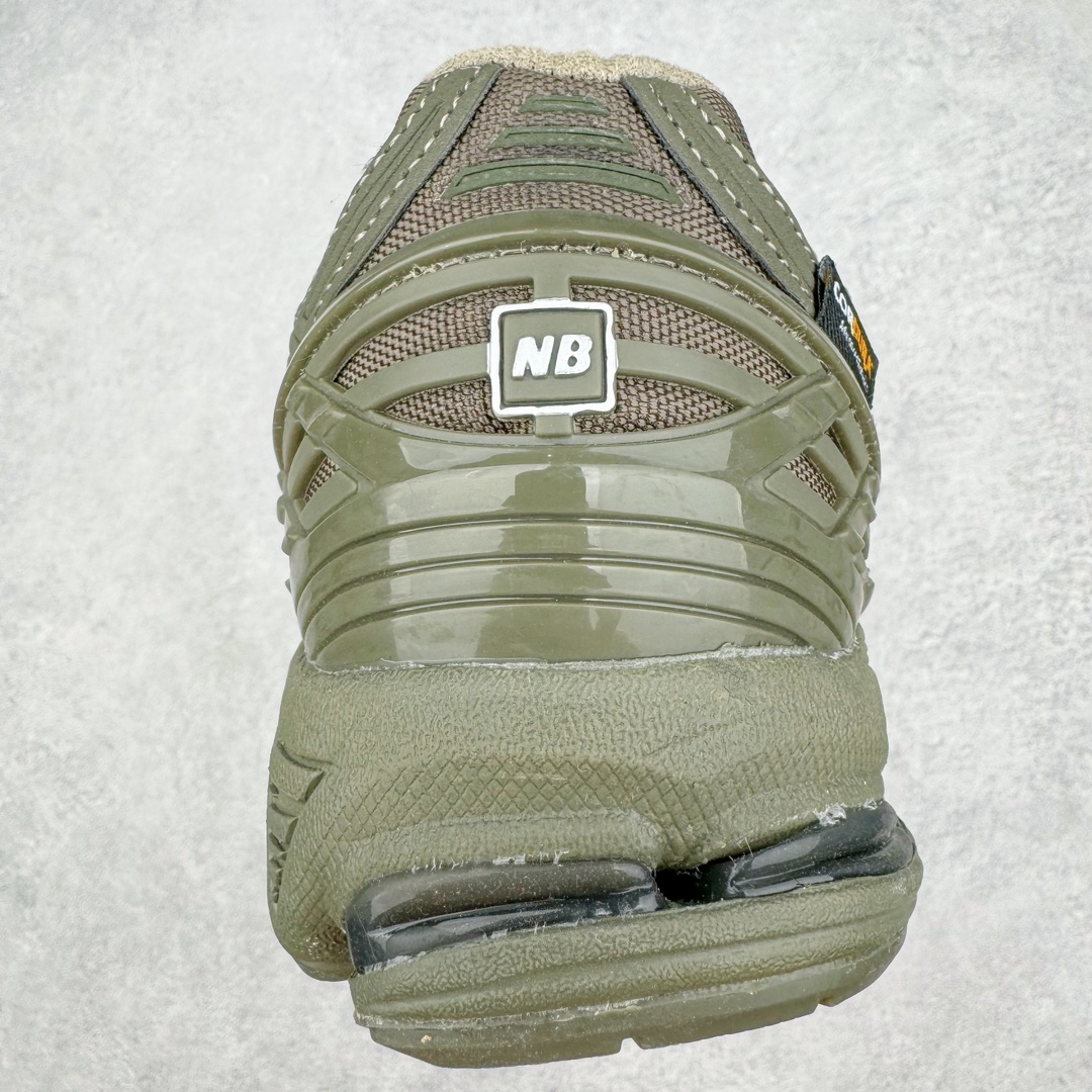 图片[8]-零售💰290 ＃DT纯原 新百伦NB New Balance M1906系列 全套原楦原纸板原厂数据开发 进口三明治网面 原装进口皮料正确绒感卡色 正确中底拉帮中底网布细节 原厂标裁 带紫光防伪 定制后跟透明水晶模块 冲裁组合 大底贴合程度胶水上色把控完美 整洁度挑战全网艺术家 多道序QC把关品质完善 匠心打造 耗时两个月开发完成 工艺极其复杂难度可想而知 新开独立私模大底 正确六层组合大底 高端零售专供产物 Size：36 37 37.5 38 38.5 39 40 40.5 41 42 42.5 43 44 45 编码：Dby2936090-运动鞋