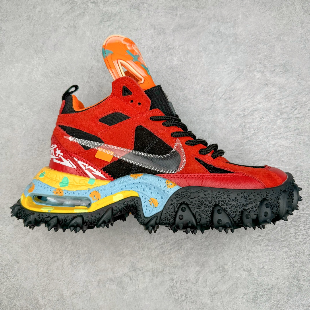 零售💰370 Off-White x Nk Air Terra Forma OW联名户外运动功能鞋 DQ1615-800 这双鞋延续了Virgil Abloh独特的登山靴风格 灵感来自耐克80年代和90年代的设计 Air Terra Forma是帆布、麂皮和网眼布的中顶混搭 以Off-White的未来时尚风格重塑过去的风格 以灰白色Logo鞋舌上的签名拉链包裹布为特色 向Virgil Abloh心爱的Air Jordan 6致敬 带有Off-White标志文字印在带缝线的透明Swooshes鞋内侧 中足处有“Air Inner Space”字样 可见的最大Air Max气垫单元在脚跟 带有尖刺橡胶外底与“Tread”和“Lightly”文字在脚下显现完善设计 SIZE：40 40.5 41 42 42.5 43 44 44.5 45 46 编码：Tby3936070-运动鞋