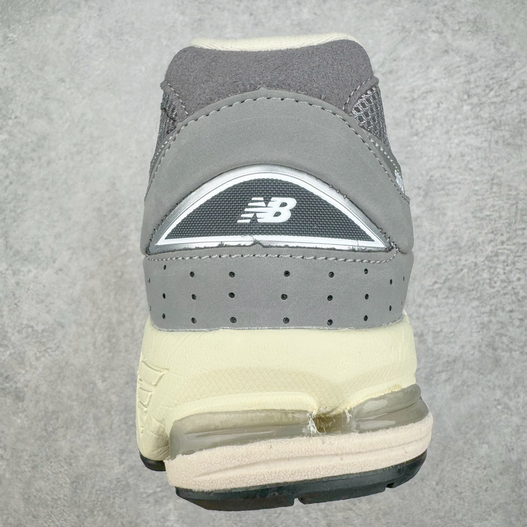 图片[8]-零售💰240 New Balance 2002R NB2002 男女休闲慢跑鞋 必备的时髦单品之一 最新出的2002R系列 这款延续了经典科技 升级版N-ERGY缓震物料机能与材质上脚太舒适了 鞋面的柔软麂皮搭配尼龙网布 特别透气而且还复古感 不管是搭配牛仔裤还工装裤都是百搭！小红书众多博主上脚推荐！尺码：36 36.5 37.5 38 38.5 39.5 40 40.5 41 42 42.5 43 44 45 编码：Hby2936040-运动鞋