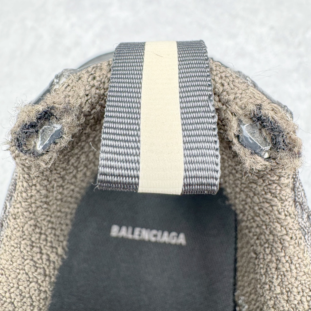 图片[14]-零售💰400 ＃XA纯原 BALENCIAGA 3XL Sneakers 巴黎世家十代网布系带低帮走秀复古老爹鞋 全套原纸板楦头开发 最原汁原味的灵魂版型 全鞋荧光划线卡点 胶水把控整洁度追求极致完美 每一双都是工艺品 多重QC质检 超越公司货的品控标准 实实在在的免检产品 原盒原配 正确字体电绣 粗细、位置、大小正确 侧边TPU 透气孔匹配意产原版 正确分离大底 TPU软底 原版一致大底LOGO 立体感十足 原厂皮料水洗做旧 采购原厂网纱 不含皮革 网布材料和聚氨酯 磨损效果 鞋头边缘和后帮 Balenciaga 徽标 鞋面和后跟凸印尺码 鞋舌 3XL 橡胶品牌标识和反光细节 鞋帮拉袢和鞋舌拉祥 配反光细节 备用鞋带在鞋履前侧 可在穿着前取下 便于不同造型搭配 正常尺码 尺码：35 36 37 38 39 40 41 42 43 44 45 46 编码：by4936000-运动鞋