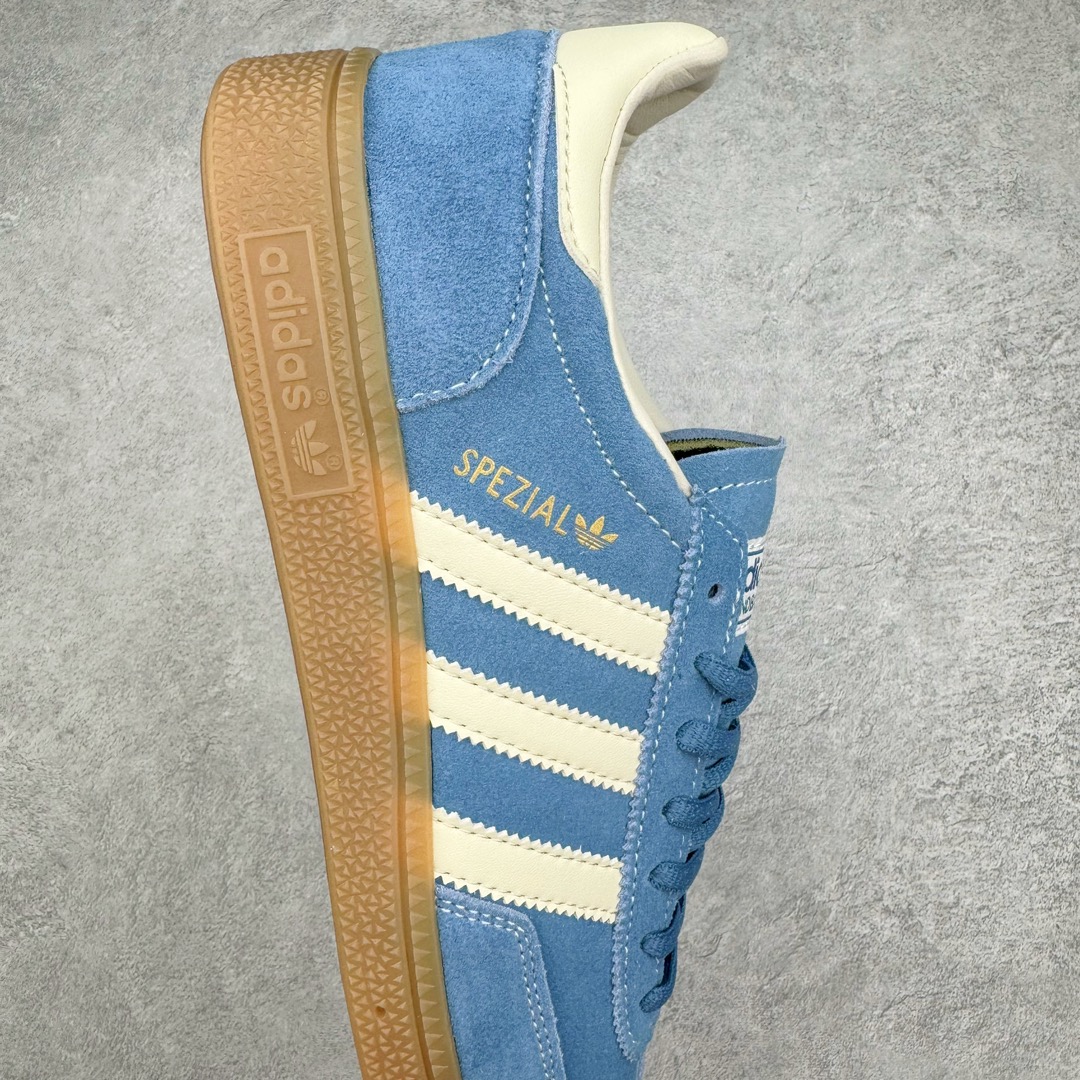 图片[6]-零售💰210 AD Originals Handball SPZL 手球运动员系列百搭休闲运动板鞋 IG6194 这款来自阿迪达斯的这款HANDBALL SPZL前身是一双手球运动鞋，这一次拿来复刻，所以鞋面的主要色彩选用了黑色， 鞋面外侧除了Spezial字母之外还有三叶草标志。Handball SPZL作为复古手球训练鞋与作为室内足球鞋的Samba有着异曲同工之处，但是质感更为出众的鞋身以及丰富的配色选择比起Samba来讲可以说是更胜一筹了！尺码：36 36⅔ 37⅓ 38 38⅔ 39⅓ 40 40⅔ 41⅓ 42 42⅔ 43⅓ 44 45  编码：Fby2936010-运动鞋