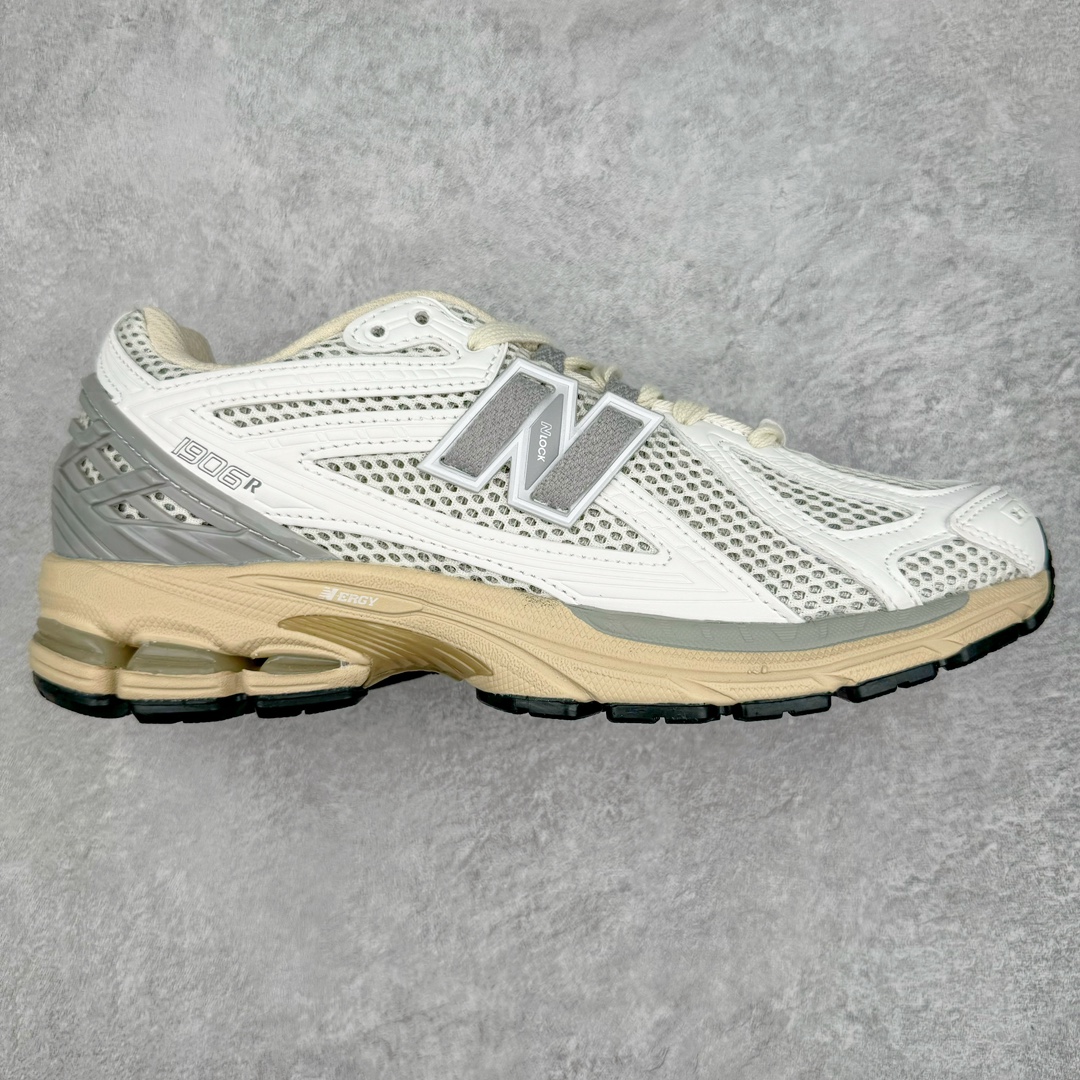 零售💰290 ＃DT纯原 新百伦NB New Balance M1906系列 全套原楦原纸板原厂数据开发 进口三明治网面 原装进口皮料正确绒感卡色 正确中底拉帮中底网布细节 原厂标裁 带紫光防伪 定制后跟透明水晶模块 冲裁组合 大底贴合程度胶水上色把控完美 整洁度挑战全网艺术家 多道序QC把关品质完善 匠心打造 耗时两个月开发完成 工艺极其复杂难度可想而知 新开独立私模大底 正确六层组合大底 高端零售专供产物 Size：36 37 37.5 38 38.5 39 40 40.5 41 42 42.5 43 44 45 编码：Dby2936090-运动鞋