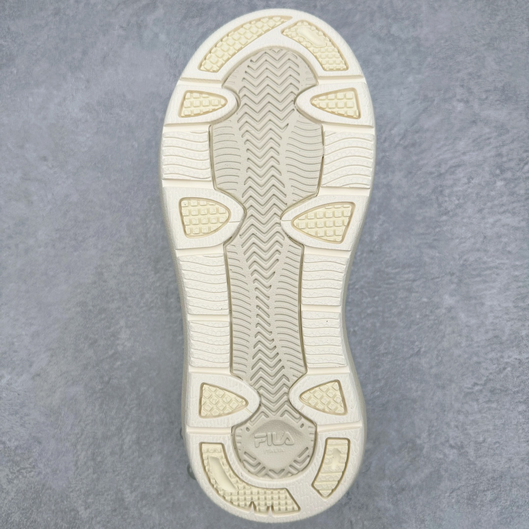 图片[9]-FILA FUSION 斐乐潮牌防滑耐磨轻便运动鞋 FUSION 系列传承了 FILA 的百年基因，融入年轻运动及潮流文化，成为引领变革、创新突破的一代。以“1+N” 的跨界合作模式重现经典的同时创造经典。带来最出其不意的跨界合作惊喜。同时，FILAFUSION把FILA 的 DNA 融入到定制体验里，你可以随心制造厲于你的产品。FILA FUSION 的鞋家族涵盖了老爹鞋、跑步鞋、网球鞋、季节款。风格复古新潮，满足了时尚人士出行及各类运动的搭配需求，成为当下年轻人筷拥的鞋类品牌之一。FILA FUSION 走进年轻人的世界，通过年轻人运动，街舞，滑板，篮球，展现 FILA FUSION 的潮流态度和年轻文化。FILA FUSION 认为末来属于引领变革、创新突破的年轻一代，让我们一起构成 FILA 未来的蓝图吧！尺码：36 36.5 37.5 38 38.5 39 40 40.5 41 42 42.5 43 44 44.5 45-选品中心