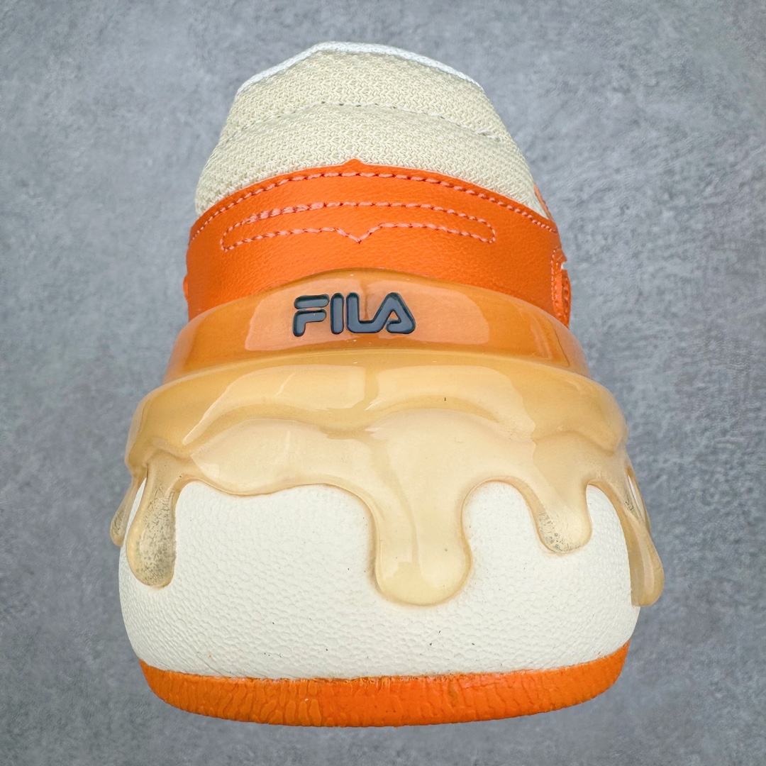 图片[8]-FILA FUSION 斐乐潮牌防滑耐磨轻便运动鞋 FUSION 系列传承了 FILA 的百年基因，融入年轻运动及潮流文化，成为引领变革、创新突破的一代。以“1+N” 的跨界合作模式重现经典的同时创造经典。带来最出其不意的跨界合作惊喜。同时，FILAFUSION把FILA 的 DNA 融入到定制体验里，你可以随心制造厲于你的产品。FILA FUSION 的鞋家族涵盖了老爹鞋、跑步鞋、网球鞋、季节款。风格复古新潮，满足了时尚人士出行及各类运动的搭配需求，成为当下年轻人筷拥的鞋类品牌之一。FILA FUSION 走进年轻人的世界，通过年轻人运动，街舞，滑板，篮球，展现 FILA FUSION 的潮流态度和年轻文化。FILA FUSION 认为末来属于引领变革、创新突破的年轻一代，让我们一起构成 FILA 未来的蓝图吧！尺码：36 36.5 37.5 38 38.5 39 40 40.5 41 42 42.5 43 44 44.5 45-选品中心