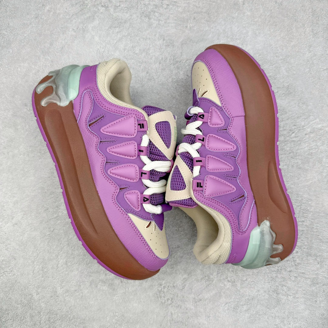 图片[3]-FILA FUSION 斐乐潮牌防滑耐磨轻便运动鞋 FUSION 系列传承了 FILA 的百年基因，融入年轻运动及潮流文化，成为引领变革、创新突破的一代。以“1+N” 的跨界合作模式重现经典的同时创造经典。带来最出其不意的跨界合作惊喜。同时，FILAFUSION把FILA 的 DNA 融入到定制体验里，你可以随心制造厲于你的产品。FILA FUSION 的鞋家族涵盖了老爹鞋、跑步鞋、网球鞋、季节款。风格复古新潮，满足了时尚人士出行及各类运动的搭配需求，成为当下年轻人筷拥的鞋类品牌之一。FILA FUSION 走进年轻人的世界，通过年轻人运动，街舞，滑板，篮球，展现 FILA FUSION 的潮流态度和年轻文化。FILA FUSION 认为末来属于引领变革、创新突破的年轻一代，让我们一起构成 FILA 未来的蓝图吧！尺码：36 36.5 37.5 38 38.5 39 40 40.5 41 42 42.5 43 44 44.5 45-选品中心