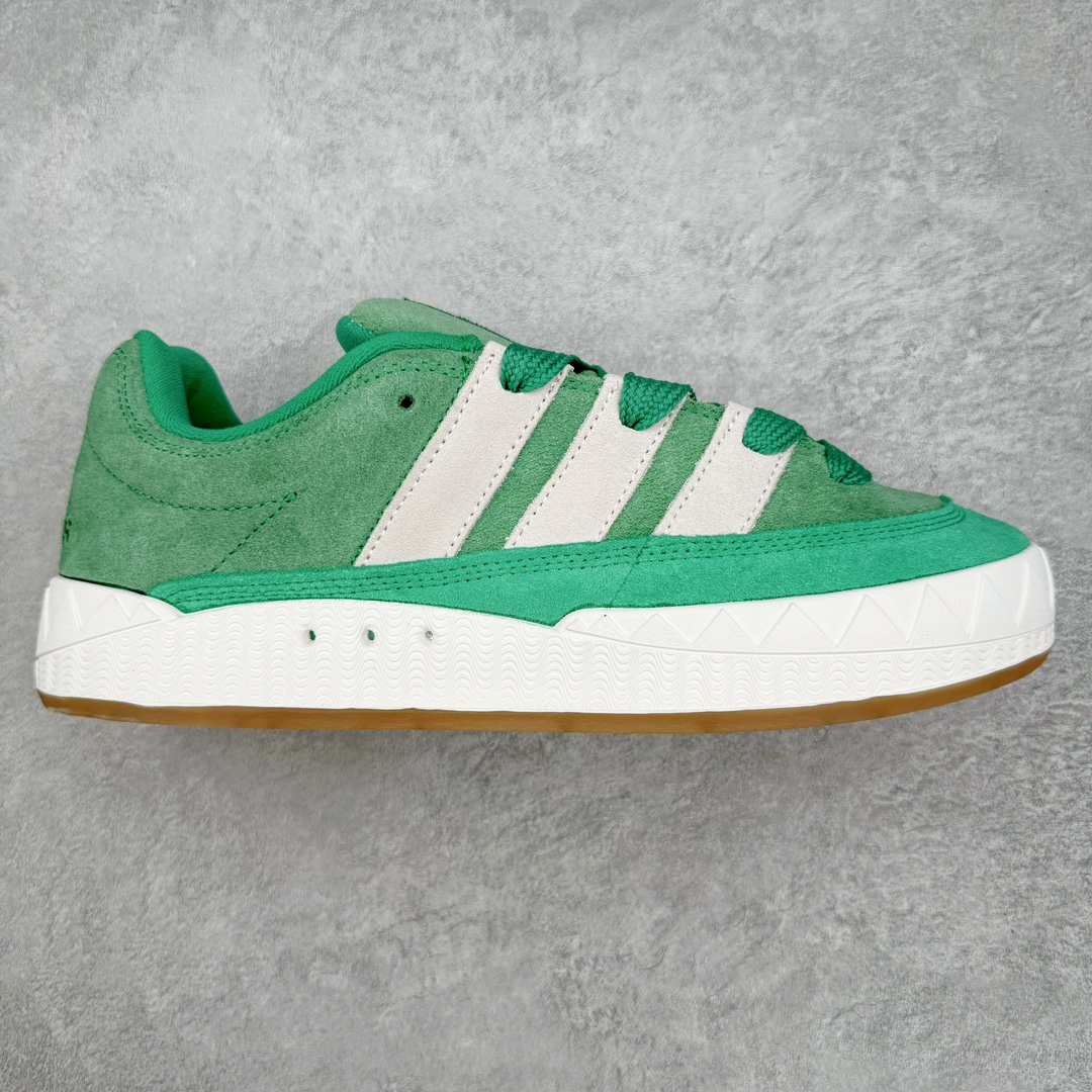 图片[2]-＃C版纯原 AD Originals Campus 00s 学院系列面包风经典复古低帮百搭休闲运动板鞋 原鞋开发 正确版型 市面唯一全鞋采用原厂头层SD皮料 正确宽版鞋盒 清洁度完美 诠释最高工艺 这次 Originals 选择了以经典复古鞋型 Campus 为蓝本打造全新面包鞋 这款鞋型联名不断 冠希当年对它更是钟爱有加 论牌面丝毫不输贝壳头、Forum 等大热鞋型 这次 Campus 一改 80 年代的瘦长造型 鞋舌、鞋身、鞋底甚至细节都变大了 营造出千禧年前后流行的面包鞋宽大廓形 因此鞋名改为 Campus 00s 鞋身采用绒面皮料搭配白色常规皮革 质感上还是延续了经典 Campus 的设计 鞋舌填充更加饱满 让鞋款整体看起来更加圆润 搭配上这款浅蓝配色 「蓝胖子」造型真的很可爱 鞋舌还加入了与以往 Campus 不同的全新三叶草 Logo 令造型更具千禧气息 鞋带也采用了加宽的设计 如果你不喜欢 这次还附送了传统鞋带可以替换 鞋底采用了米黄做旧设计 凸显鞋款的复古年代感 除了清新可人的浅蓝配色 还有一款酷灰配色 造型更加硬朗复古 而且相比浅蓝配色更加耐脏 尺码：36 36⅔ 37⅓ 38 38⅔ 39⅓ 40 40⅔ 41⅓ 42 42⅔ 43⅓ 44 44 ⅓ 45-选品中心