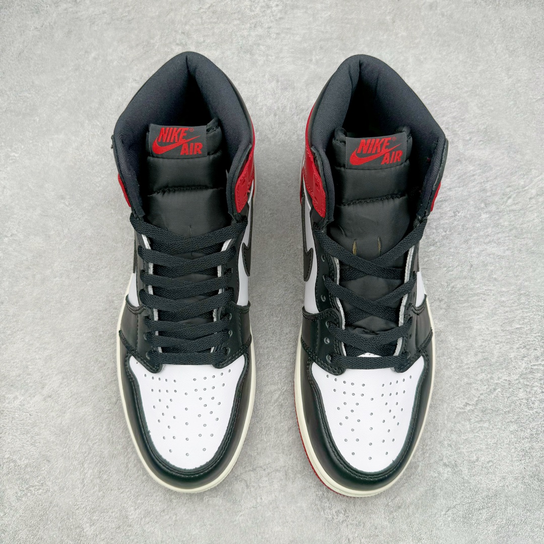 图片[2]-零售💰290 ＃KZ神版莞产 Air Jordan AJ1 Retro High 新黑脚趾 DZ5485-106 外贸特供批次 终端控货优势输出 新配色不断更新开发 市场中端王者 全套原纸板楦头开发 确保原汁原味 完美呈现一代版型 一比一鞋头弧度高度鞋身弧度 此版本只针对中端市场 细节品控鞋型随意秒杀市面同价位 鞋型完美 不臃肿别扭 头层皮料加持 用料绝不含糊 进口玻璃冲刀皮料裁剪零毛边 电脑针车工艺 超高鞋面清洁度 最高QC检验标准 控制溢胶瑕疵 原盒原配 飞翼3D高频深度立体 工艺方面大到整体鞋型 漏斗收腰 底线拉帮 LOGO立体程度 小到针眼排布 载片对称 冲孔效果 鞋标规范 鞋垫背胶等等 无一不是口碑收割 每双都是一个回头客 SIZE：36 36.5 37.5 38 38.5 39 40 40.5 41 42 42.5 43 44 44.5 45 46 47.5 编码：by2936090-运动鞋