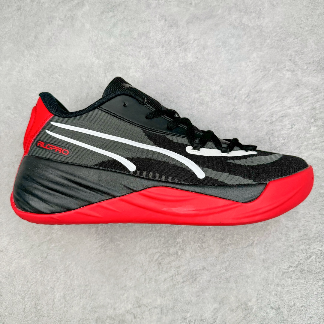 零售💰280 PUMA All-Pro Nitro PE 彪马亨德森签名减震防滑 低帮实战篮球鞋 全新Scoot Zeros签名战靴以斯库特·亨德森所一直遵循的人生箴言“O.D.D（Overly Determined to Dominate）”也作为设计的主要灵感概念，承载着斯库特·亨德森对于赛场以及未来人生的“终极方案” —— 决意主宰。球鞋整体设计充满凌厉感。鞋面以及外底前侧上翻均采用锯齿形状进行处理，而经典的PUMA Formstrip 跑道logo也在边缘辅以锯齿火焰纹进行勾勒，象征着斯库特·亨德森的强力球风。科技配置层面，Scoot Zeros中底则采用PUMA经典的高回弹PROFOAM EVA 材料进行加持，减缓落地冲击并适配球员的强爆发力属性。鞋身两侧经加固的Formstrip跑道Logo不仅是设计元素，也带来强力的锁定支撑。外底则采用高强度实色防滑橡胶，并采用加深的锯齿纹路设计。同时外底在前掌内外则的上翻处理，进一步在极限运动情景下保持高稳定性和支撑性。尺码：40 40.5 41 42 42.5 43 44 44.5 45 46 编码：Hby2936080-运动鞋