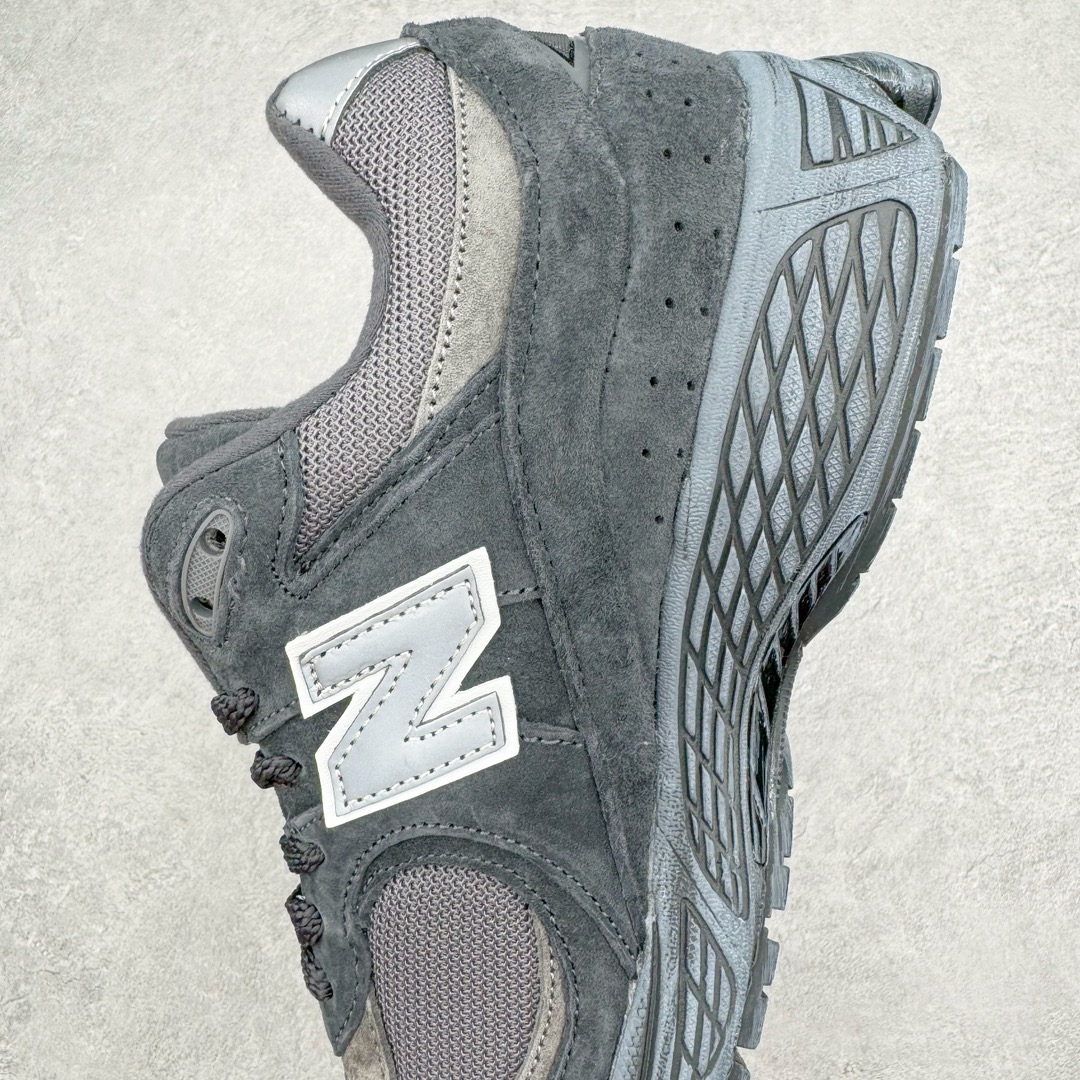 图片[7]-零售💰310 ＃纯原 New Balance NB2002系列 男女休闲慢跑鞋 必备的时髦单品之一 最新出的2002R系列 这款延续了经典科技 升级版N-ERGY缓震物料机能与材质上脚太舒适了 鞋面的柔软麂皮搭配尼龙网布 特别透气而且还复古感 不管是搭配牛仔裤还工装裤都是百搭！小红书众多博主上脚推荐！尺码：36 36.5 37.5 38 38.5 39.5 40 40.5 41 42 42.5 43 44 44.5 45 编码：Mby3963010-运动鞋